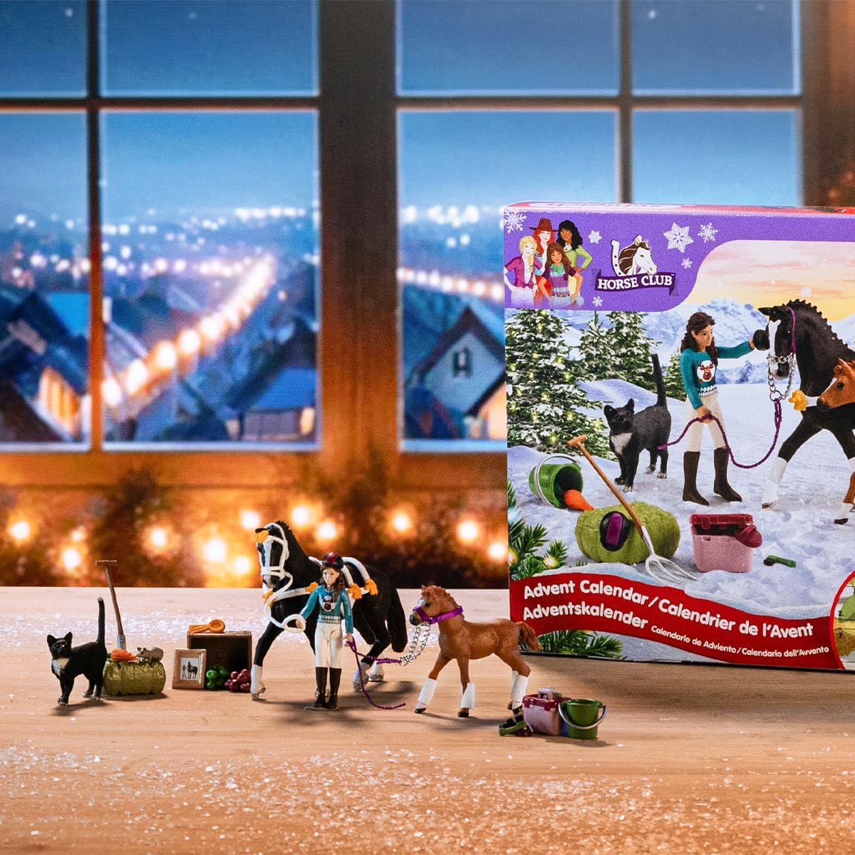 schleich Horse Club | Adventskalender Horse Club 2025 – 99092 | mit beweglicher Figur Lisa, 2 Pferdefiguren, Katze, Zaumzeug & vielem Zubehör | Geschenkidee für Kinder ab 5 Jahren | 36 Teile