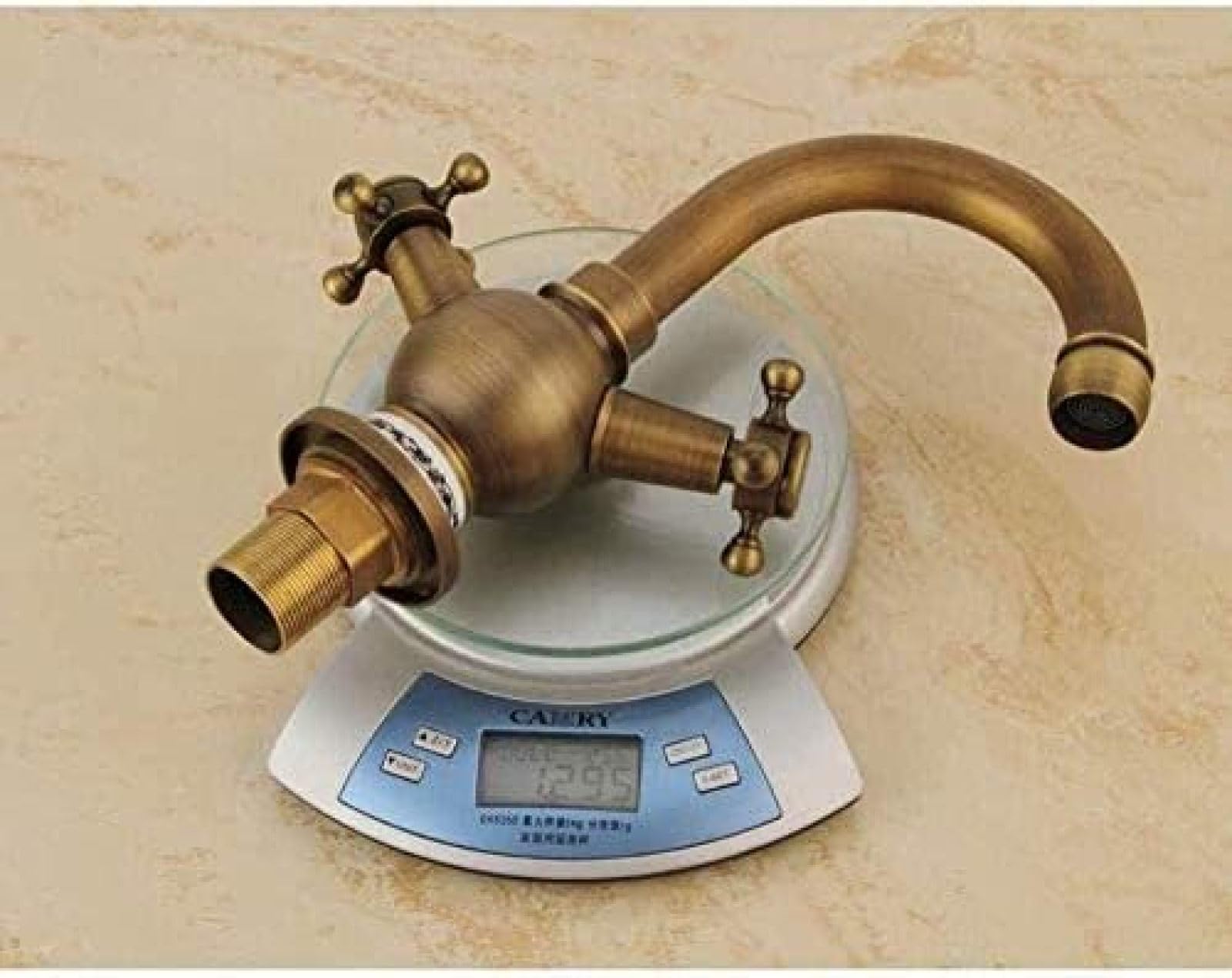 Grifo Grifo de Cocina Grifo Estilo Vintage Latón Antiguo Grifo de Fregadero de Doble manija Grifo de Fregadero de Agua fría y Caliente Accesorios de baño
