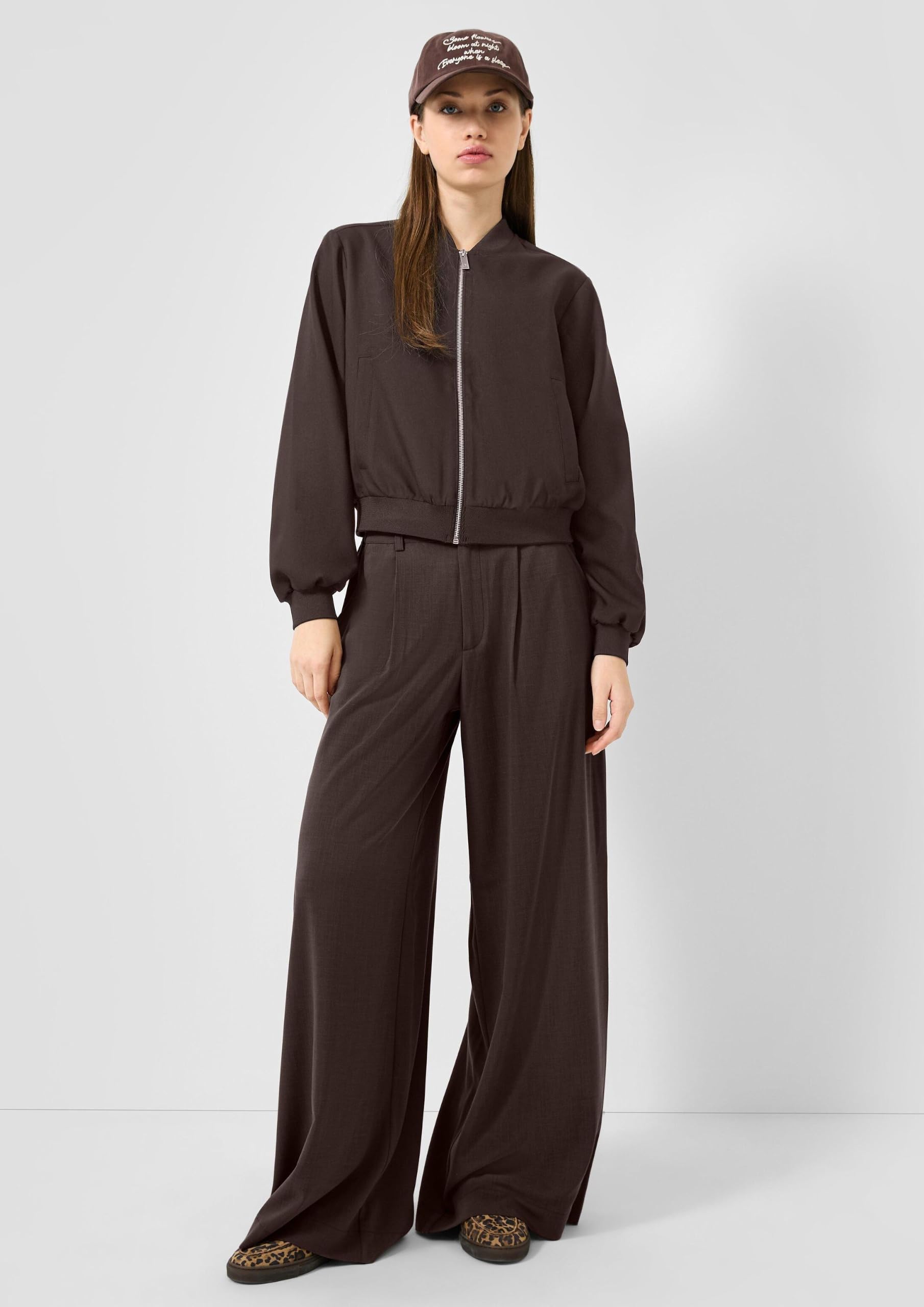 QS Q/S Damen Hose – Wide Leg, Bundfalten, Twill