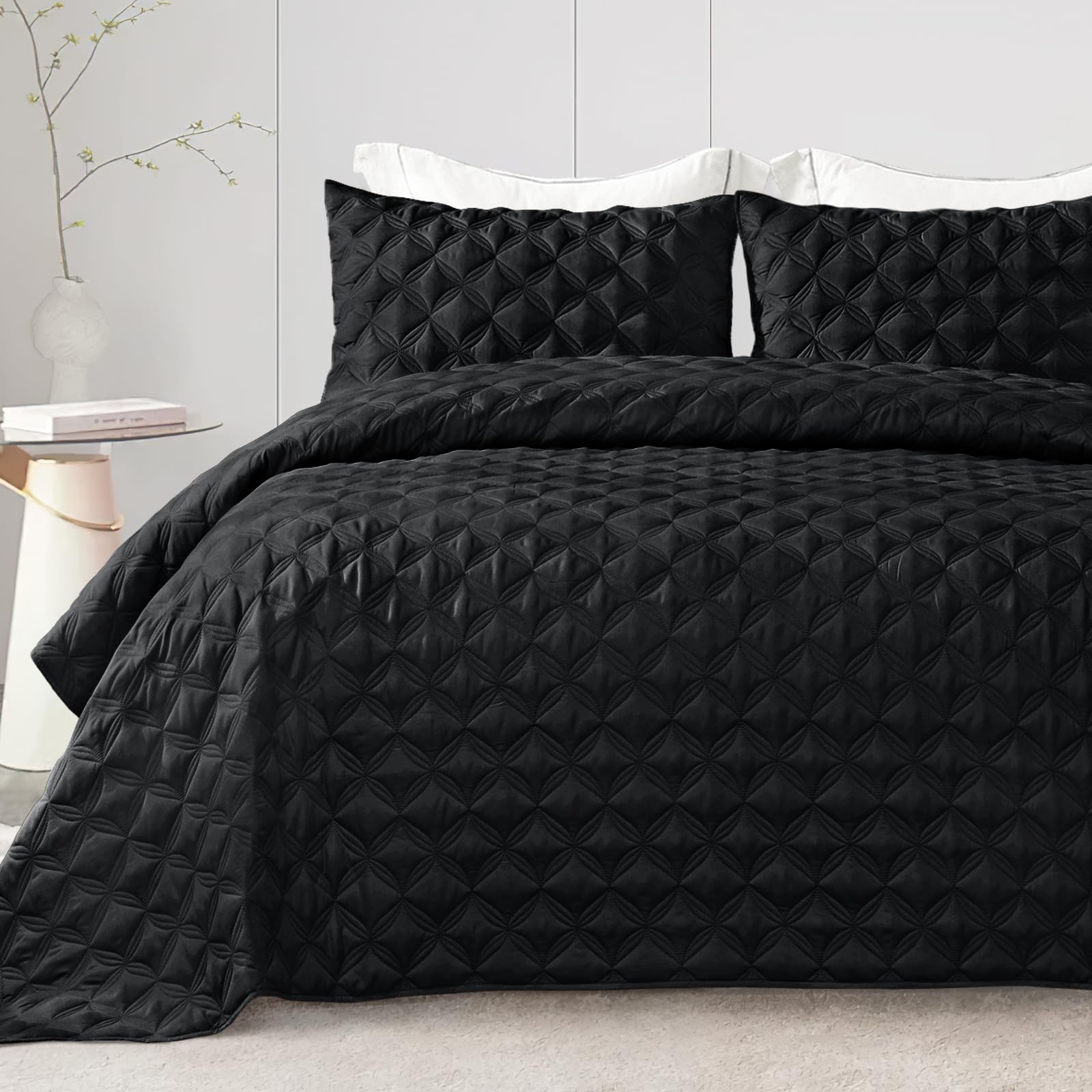Exclusivo Mezcla Black Quilt Set Queen Size (90"x96"), Lightweight Summer Quilt Full Queen for All Seasons, Soft Modern Geometric Bedspread Coverlet, 3 Piece (1 Quilt, 2 Pillow Shams)