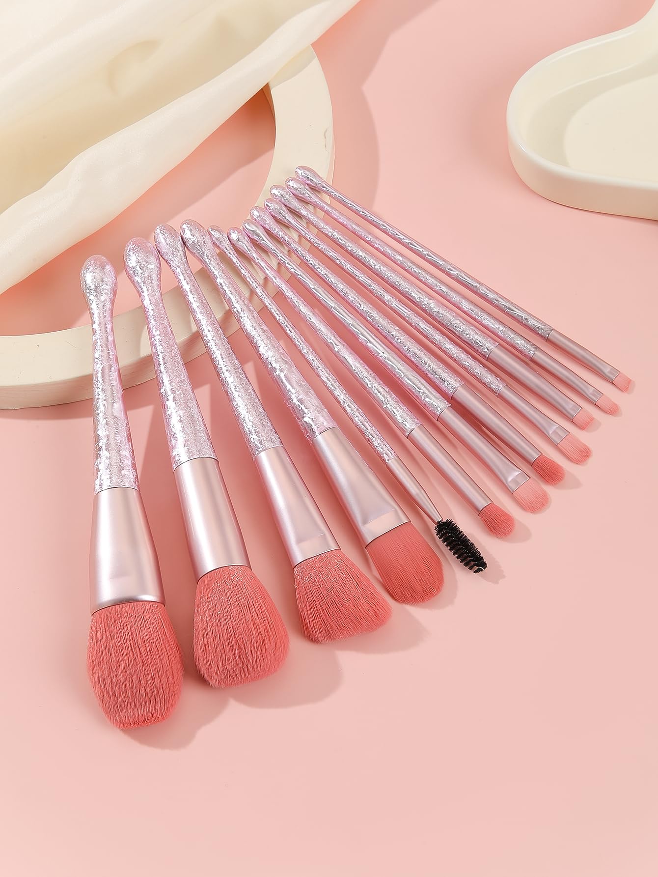 BRUSH ARTIST - Juego de 12 brochas de maquillaje sintéticas rosas de alta calidad con bolsa de maquillaje, brocha para polvo facial, brocha de contorno, brocha para rubor, brocha para sombra de ojos,