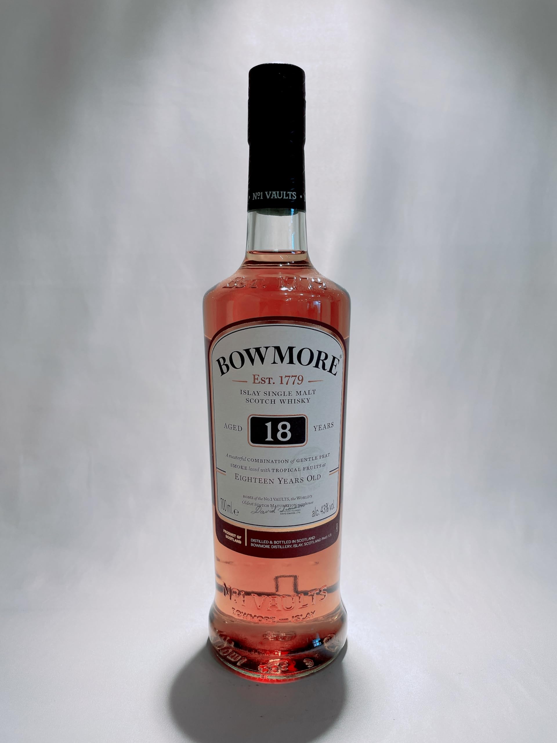 Amazon.co.jp: ボウモア 18年/BOWMORE 18 years old 700ml/43% 箱付 