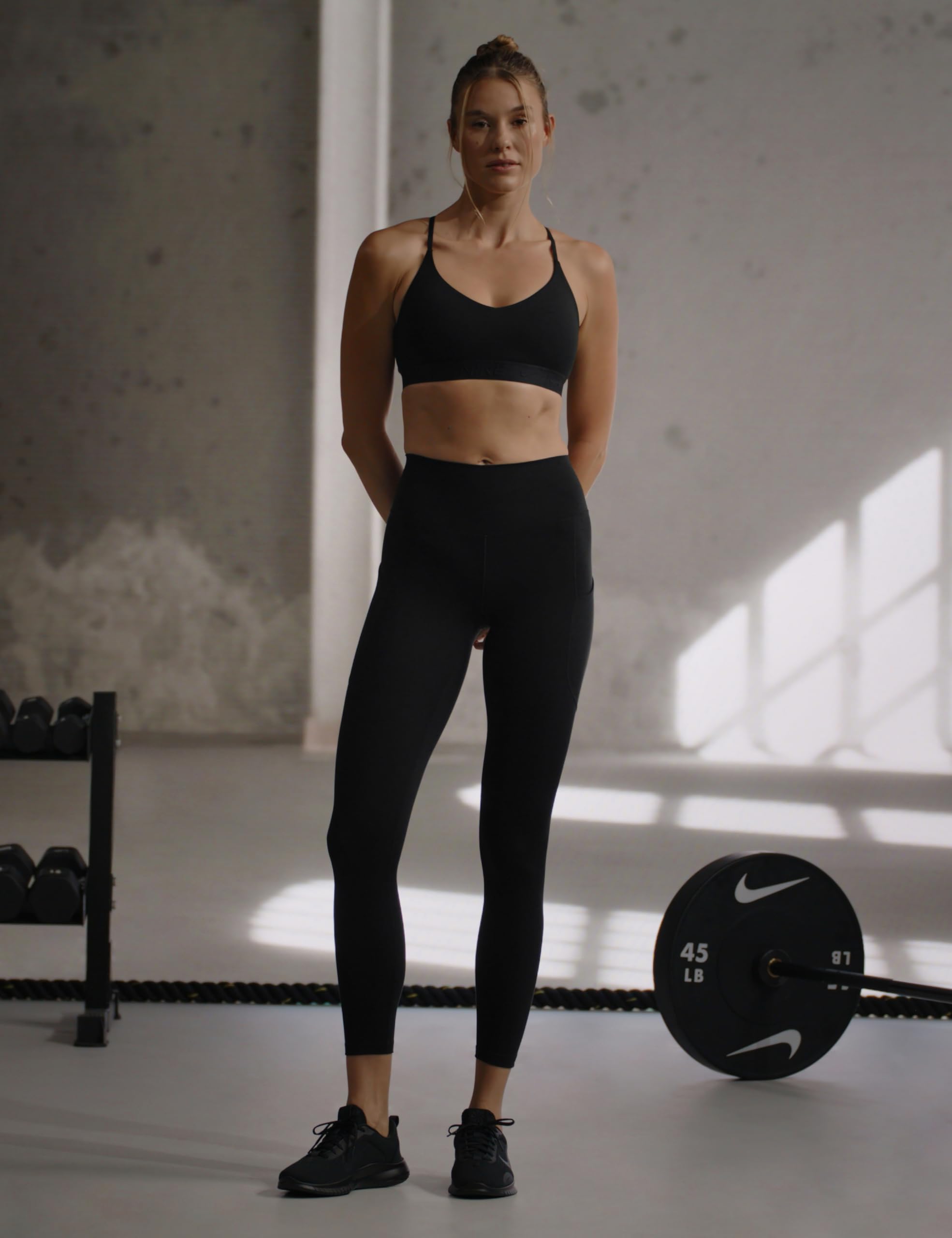 NIKE Women's W Nk DF Indy LGT SPT Bra T-Shirt (Pack of 1)