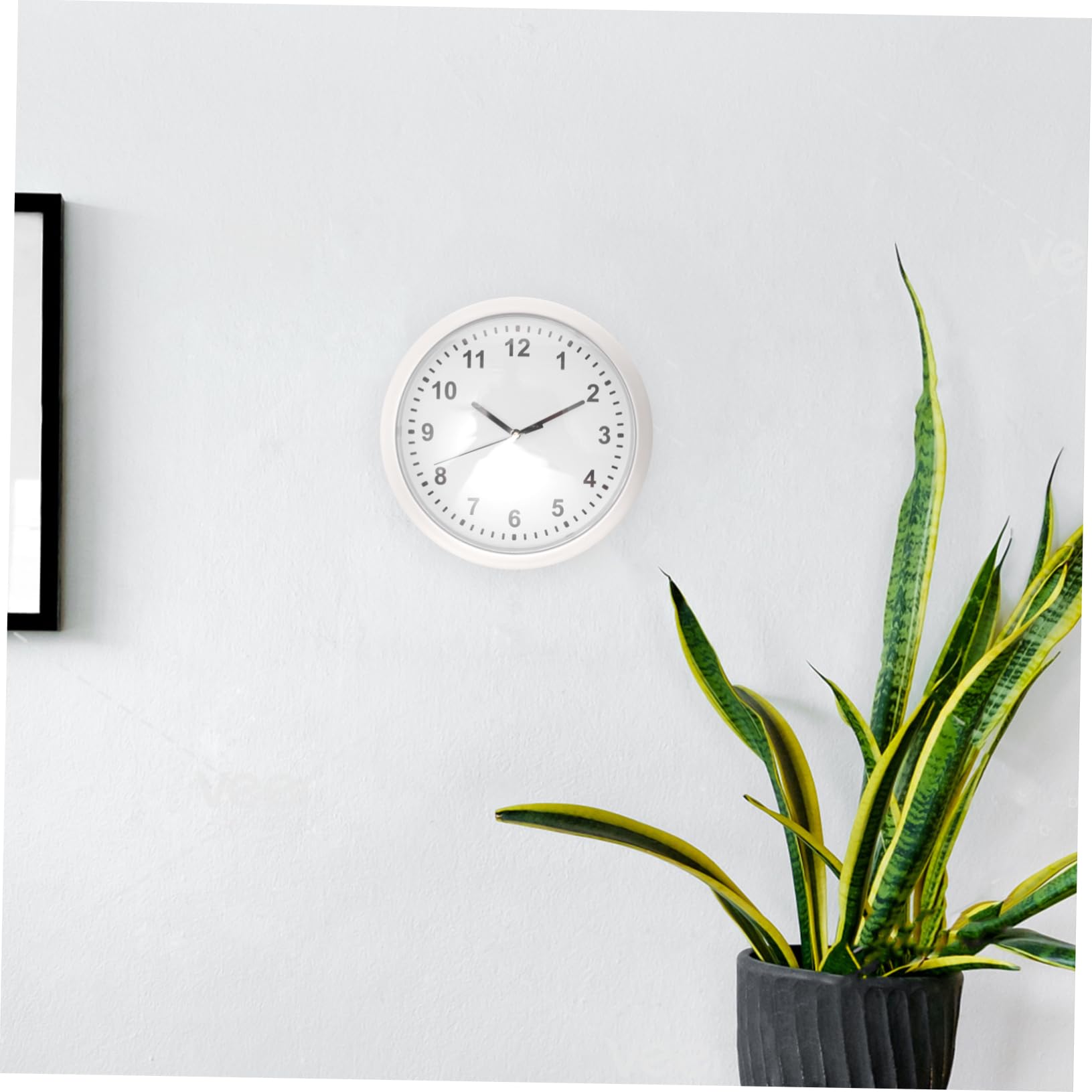 Wanduhr mit Geheimfach und Schlüsselversteck aus Kunststoff, Weiß