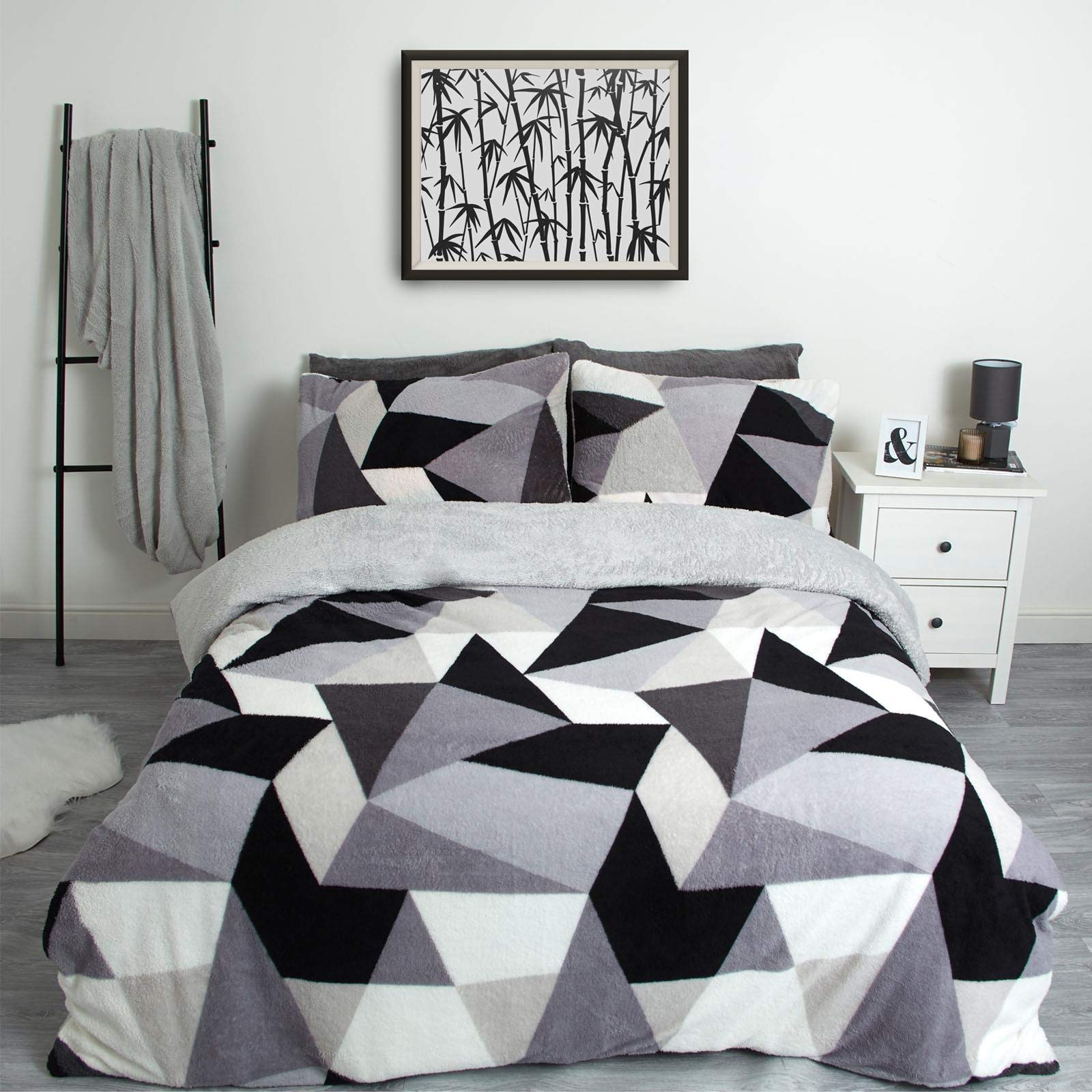 Ohs Shapes Teddy Duvet Cover Pillowcase Bedding SetGreyKing from B&Q