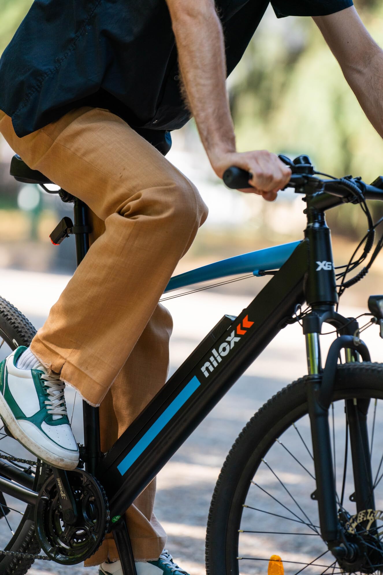 Nilox, E-Bike X6 SE, Mountain Bike con Pedalata Assistita, 90 km Autonomia, Freni a Disco Tektro, Cambio Shimano da 21 Velocità, Ruote 27.5” x 2.10”, Batteria Removibile da 36 V 13 Ah