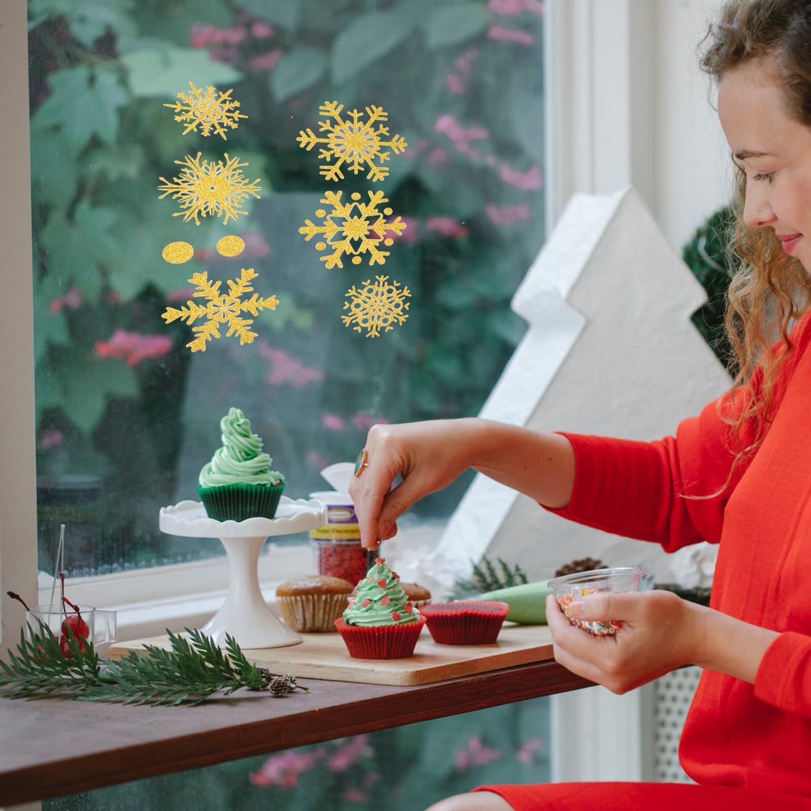 27 Stück Kreative Weihnachtsfensteraufkleber aus Pvc Schneeflockenartig für Restaurants und Schaufenster