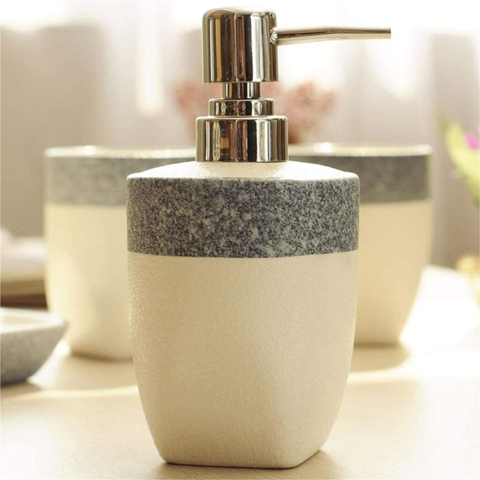 Set da bagno Accessori 4 pezzi dispenser di sapone o lozione pompa piatto in ceramica for la casa for decorazione Arredamento in stile costiero
