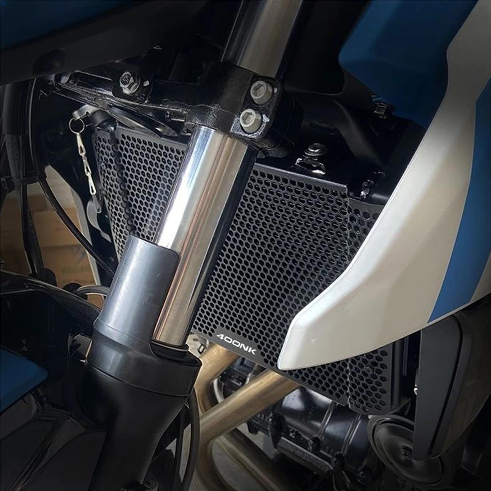 Ochrona chłodnicy motocyklowej Osłona Chłodnicy Motocykla CFMOTO CF MOTO 400NK 650NK NK400 NK650 NK 400 650 NK 2016-2020 Kratki motocyklowe(Black NO LOGO)