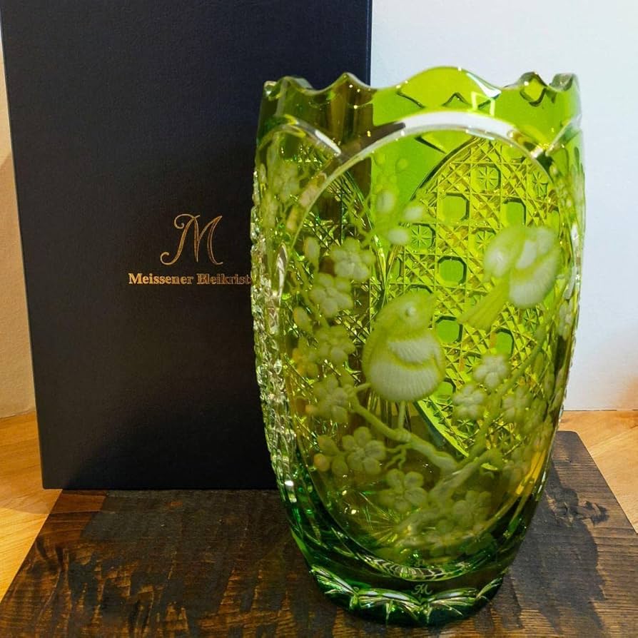 マイセン花瓶梅とメジロ色被せ花瓶ライトグリーン#157 マイセン花瓶梅とメジロ色被せ花瓶ライトグリーン#157