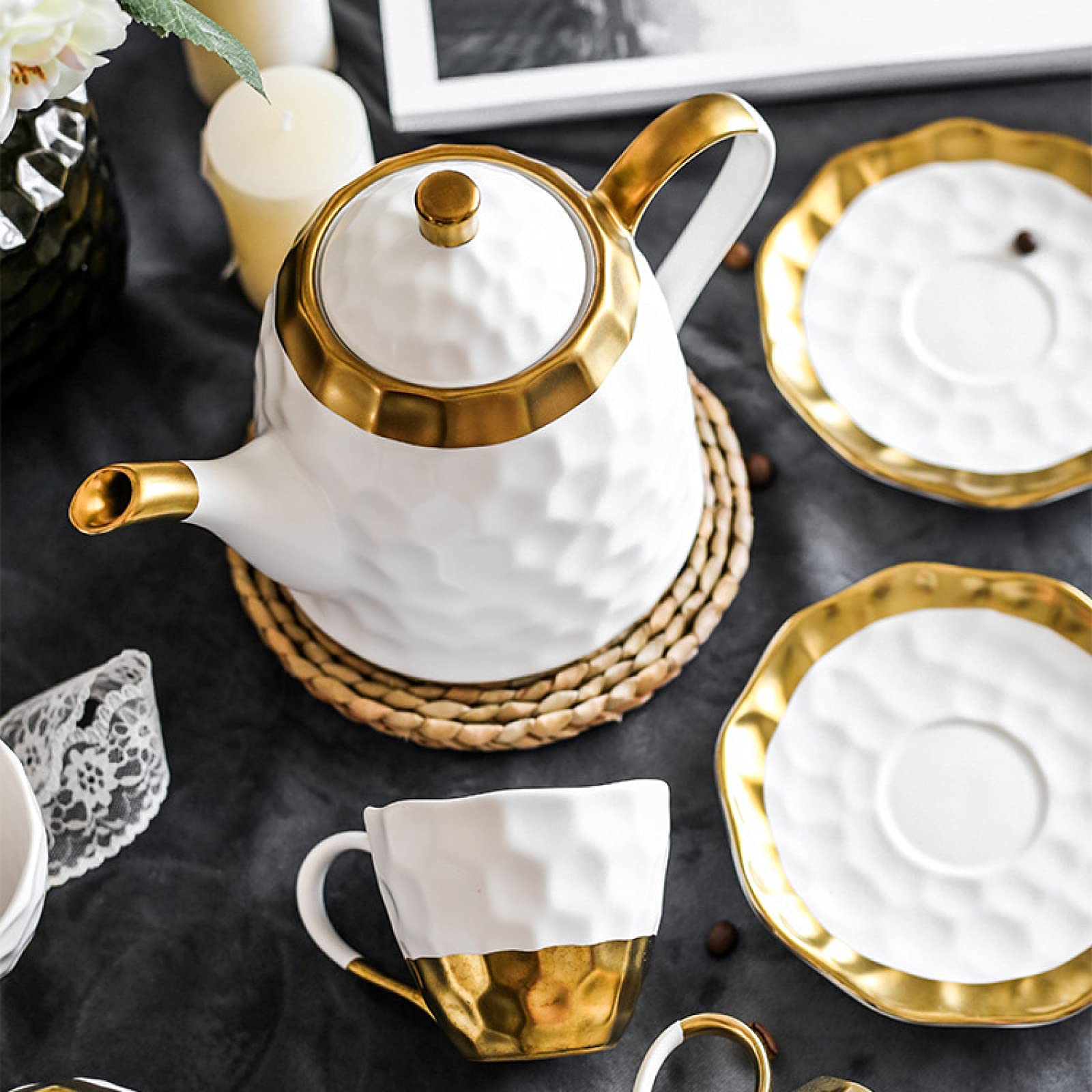 Utility 7-częściowy zestaw do herbaty Zestawy do herbaty z brytyjskiej porcelany Zestawy do kawy w stylu europejskim Filiżanka i spodek Vintage Biały chiński zestaw do kawy Ślubny serwis herbaciany