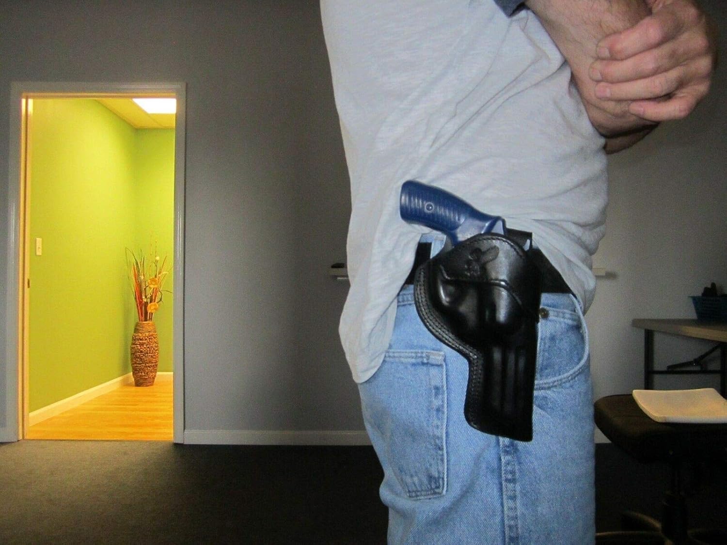 Fits Ruger SP101 357 mag, with 3" Barrel, Formed Leather owb, Belt Holster
