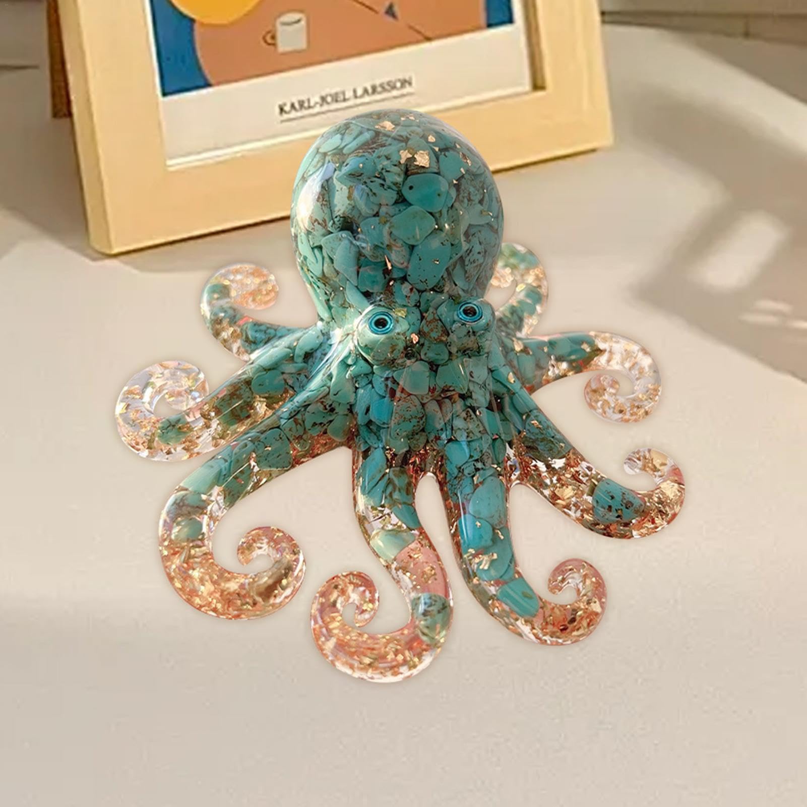Statuette Pieuvre En Résine époxy Avec éclats De Turquoise Et Feuilles D'or - Décor Marin, 10x9.5x4.5 Cm
