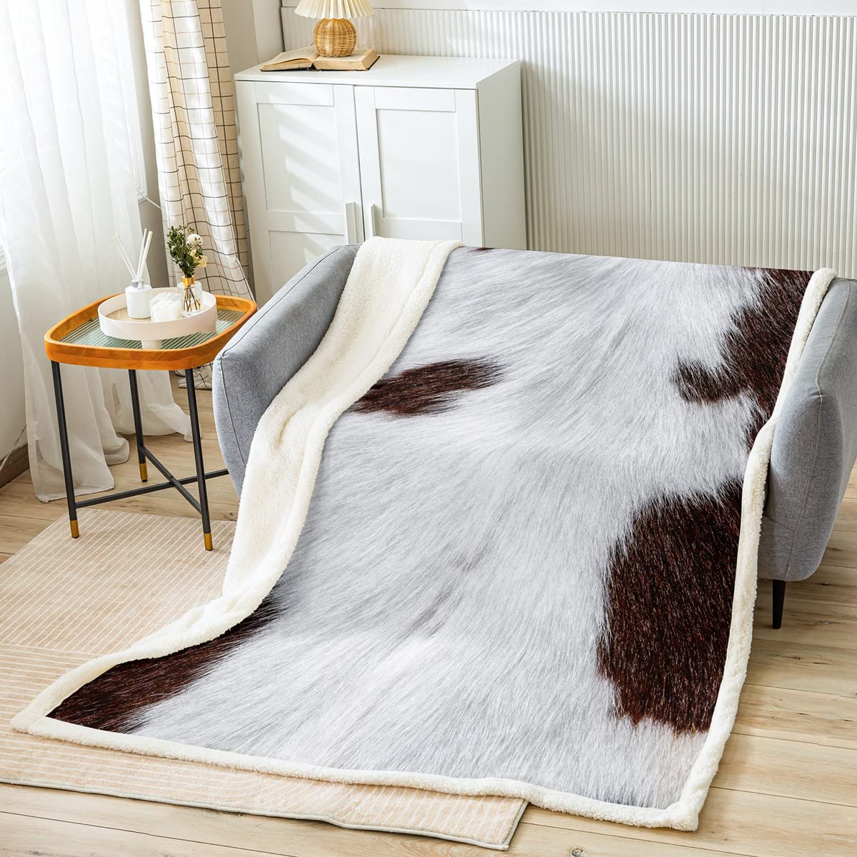 Loussiesd Cow Throw Blanket Kids Cowhide Cow Fleece Blanket for Bed Sofa Brown White Cow Hair Sherpa Blanket Women Men Farmhouse Rustic Style Fuzzy Blanket Flannel Blanket King 87x94 Inch