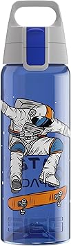 SIGG - Botella Tritan - Total Color ONE Ollie - Apto para bebidas carbonatadas - Apto para lavavajillas - A prueba de fugas - Ligero - Sin BPA - Azul Skate - 0,6L