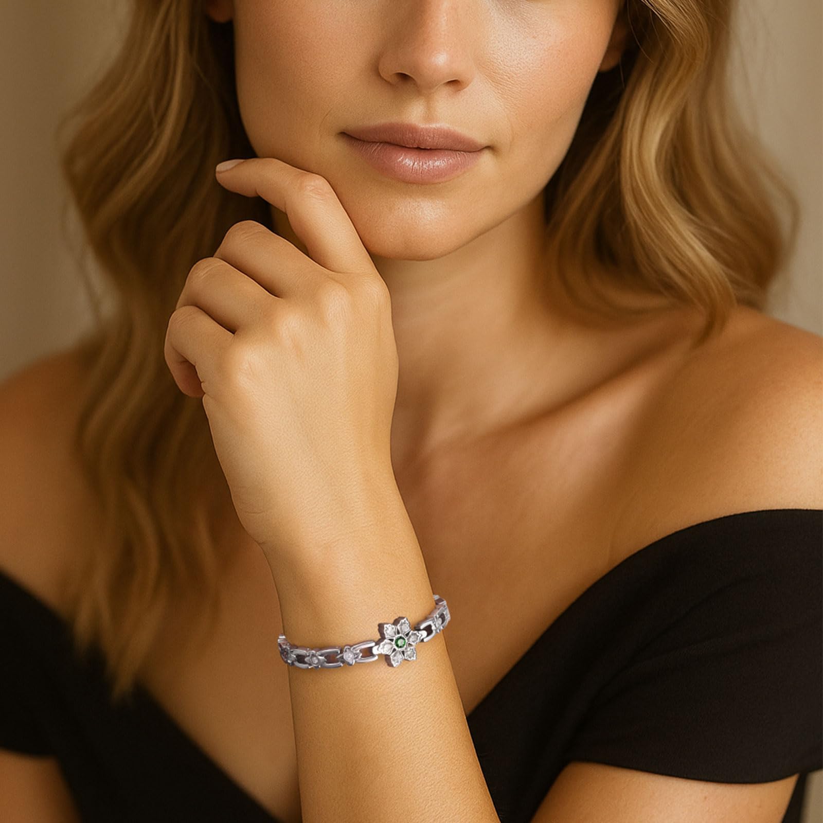 RainSo Bracelet magnétique pour femme | Bracelet en acier inoxydable avec motif flocon de neige | Décoré avec pierres précieuses et cristaux vert foncé | Outil et boîte cadeau inclus