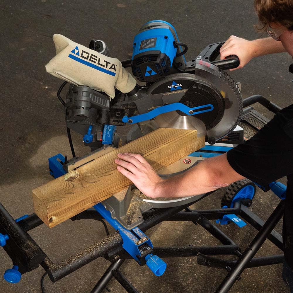 Delta 10" Dual Bevel Miter Saw - Power & Precision -8
