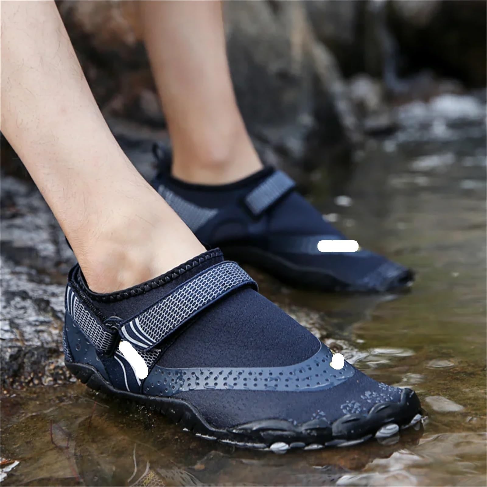 Uomo Donna Scarpe da Acqua Scarpe da Cinque Dita Antiscivolo ad Asciugatura Rapida Scarpe da Acqua for Bambini all'aperto Nuoto a Piedi Nudi Scarpe da Ginnastica Leggere per Sport(Black,38)
