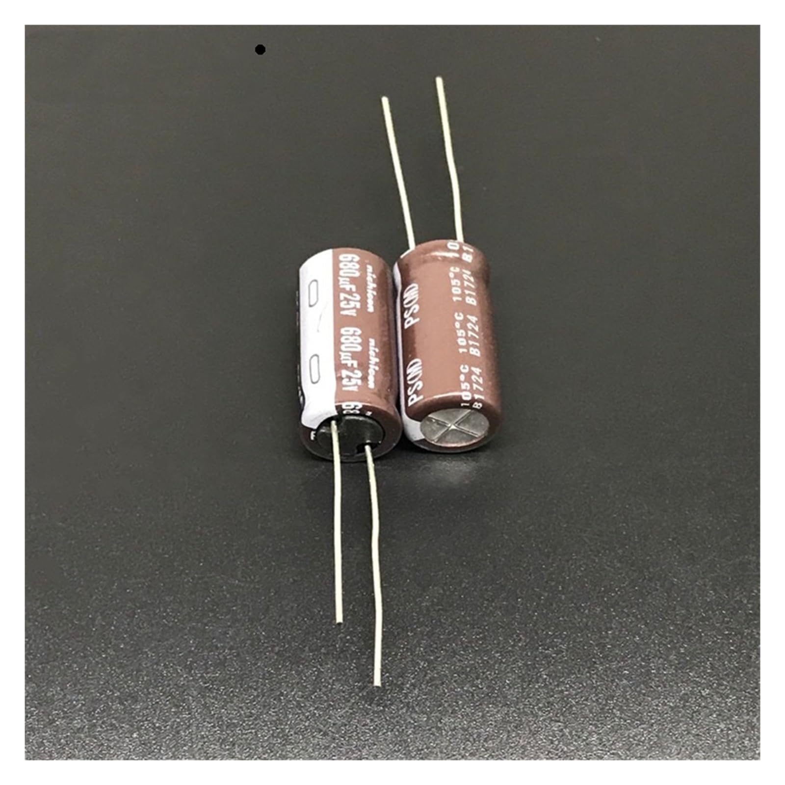 Condensateur 680uF 25V PS 10x20mm électrolytique en aluminium pour circuit électronique