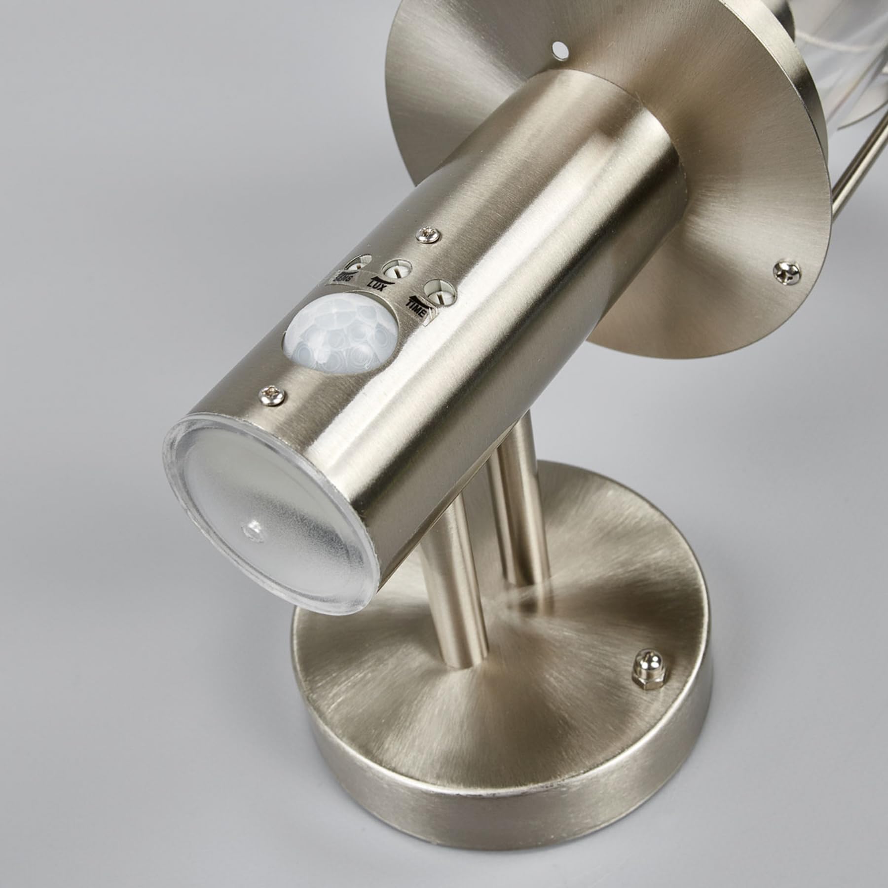Lindby Edelstahl Wandlampe aussen mit Bewegungsmelder, IP44 Wandleuchte silber Außenbeleuchtung Wand Hof Garten Terrasse Balkon Aussenleuchte