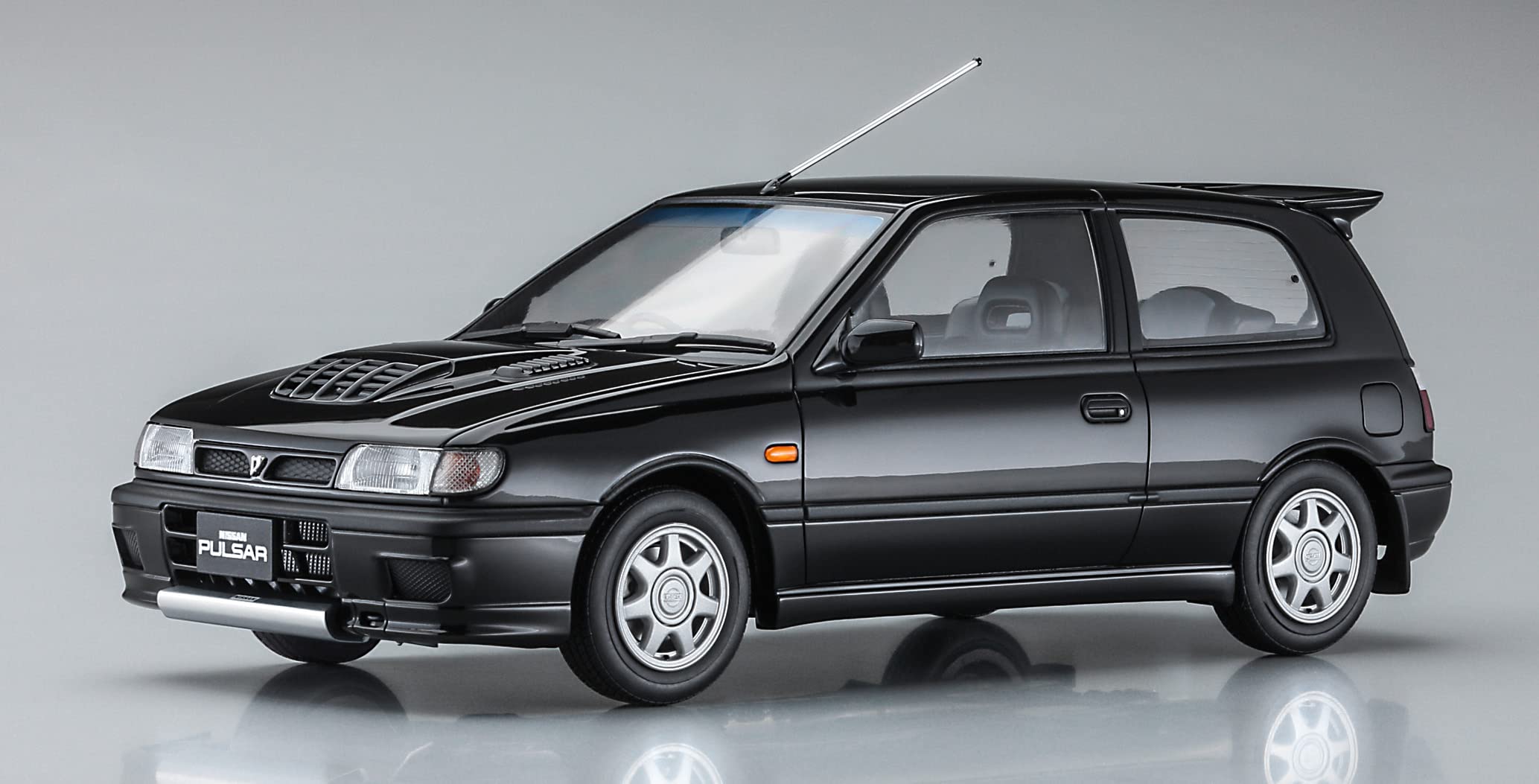 ハセガワ Hasegawa HA21147 1:24 Nissan Pulsar (RNN14) Kit de Modelo GTI-R, Color Moldeado
