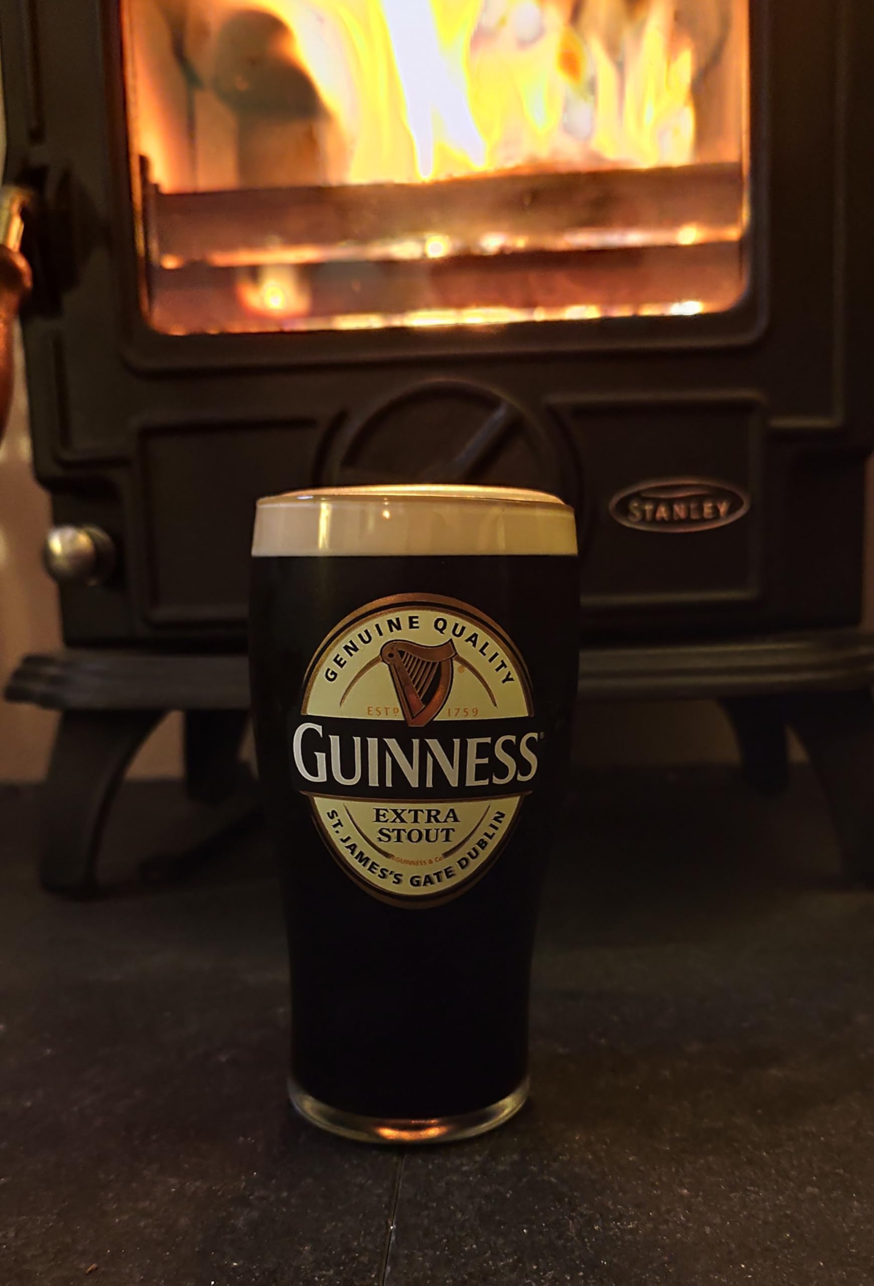 Guinness Home Bar Pack Label Pint Glasses, Black - Image 3