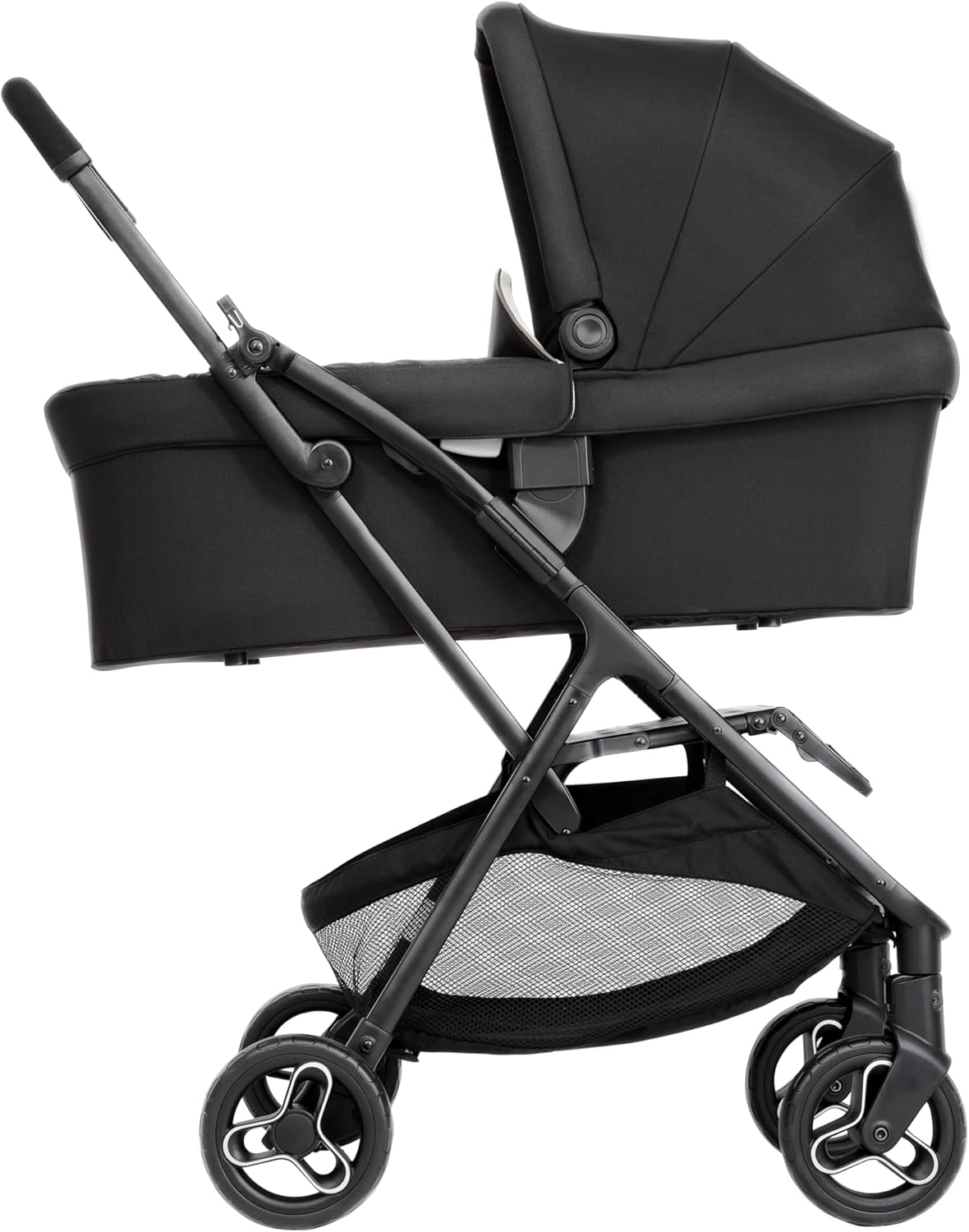 Graco Myavo Stroller with carrycot attached.