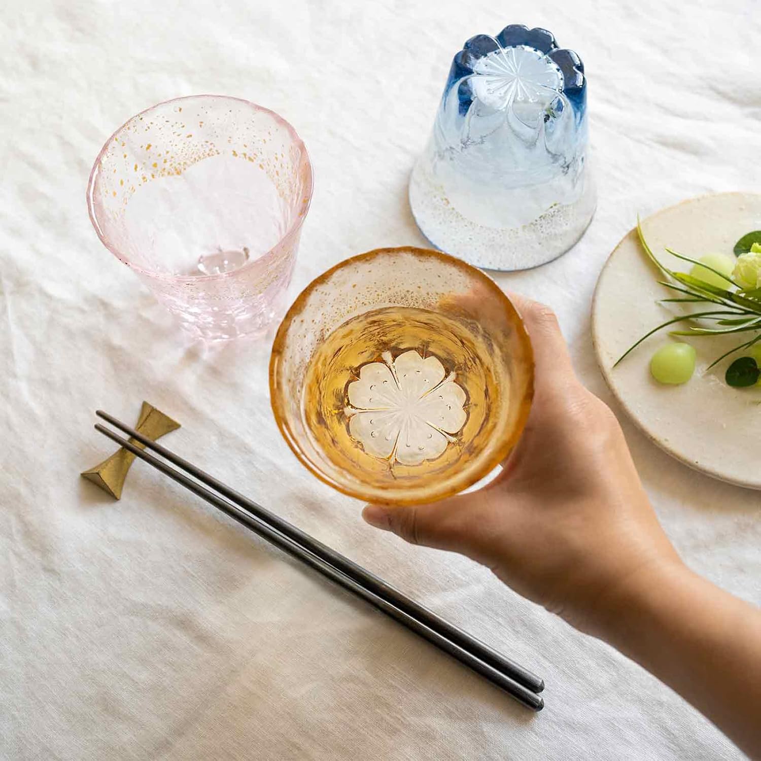 Toyo Sasaki Glass 42160TS-G-LGAB Shochu Glass, Wagarasu Temperature, Fujimi Sakura, Hot Water Shochu Gurasu, Amber Gold Foil, Made in Japan, Yellow, 9.1 fl oz (270 ml)