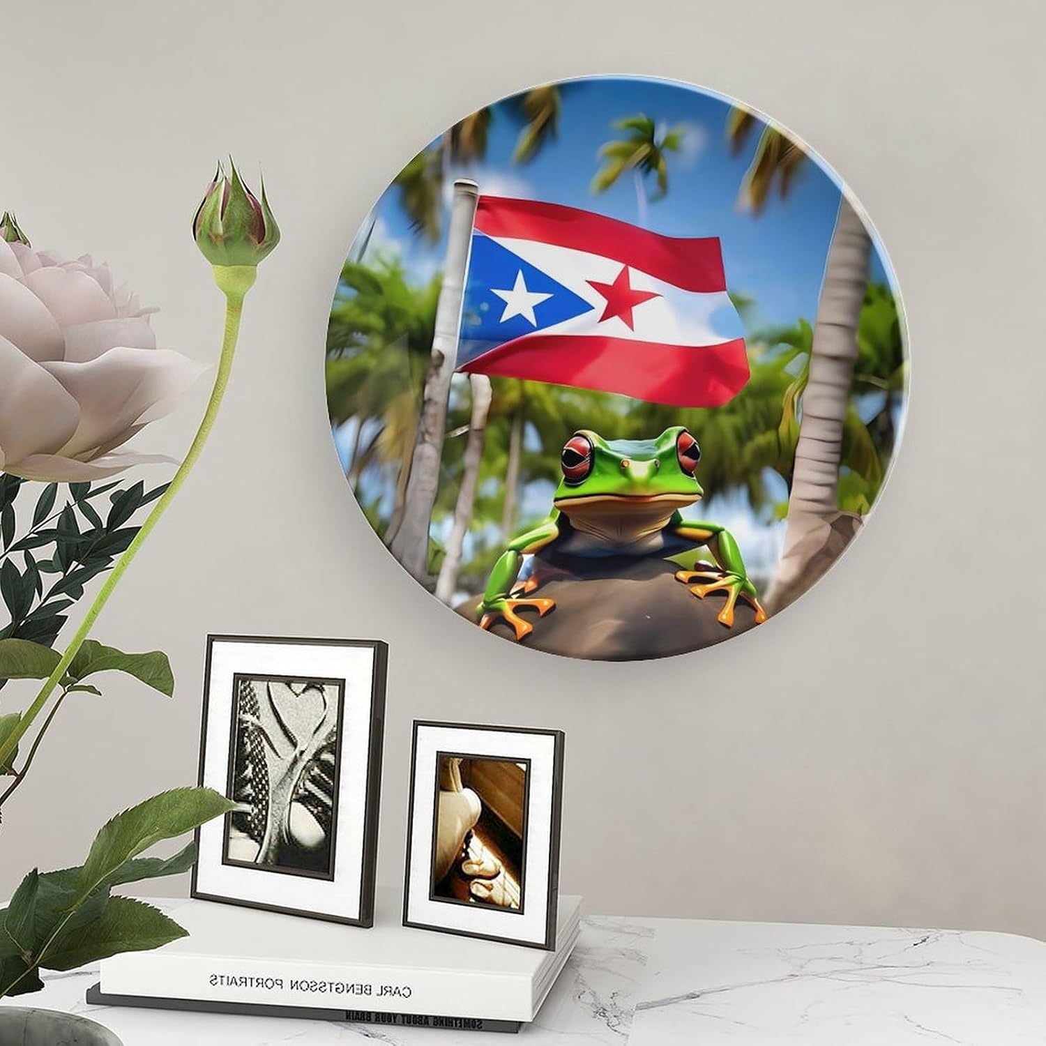 Puerto Rico Flags Frog Palm Trees Bone Porcelain Decorative Plate Wall Hanging Decorative Plate with Display Stand for Kitchen Dining Room Wine Cabinet Home Decoration Use Plates