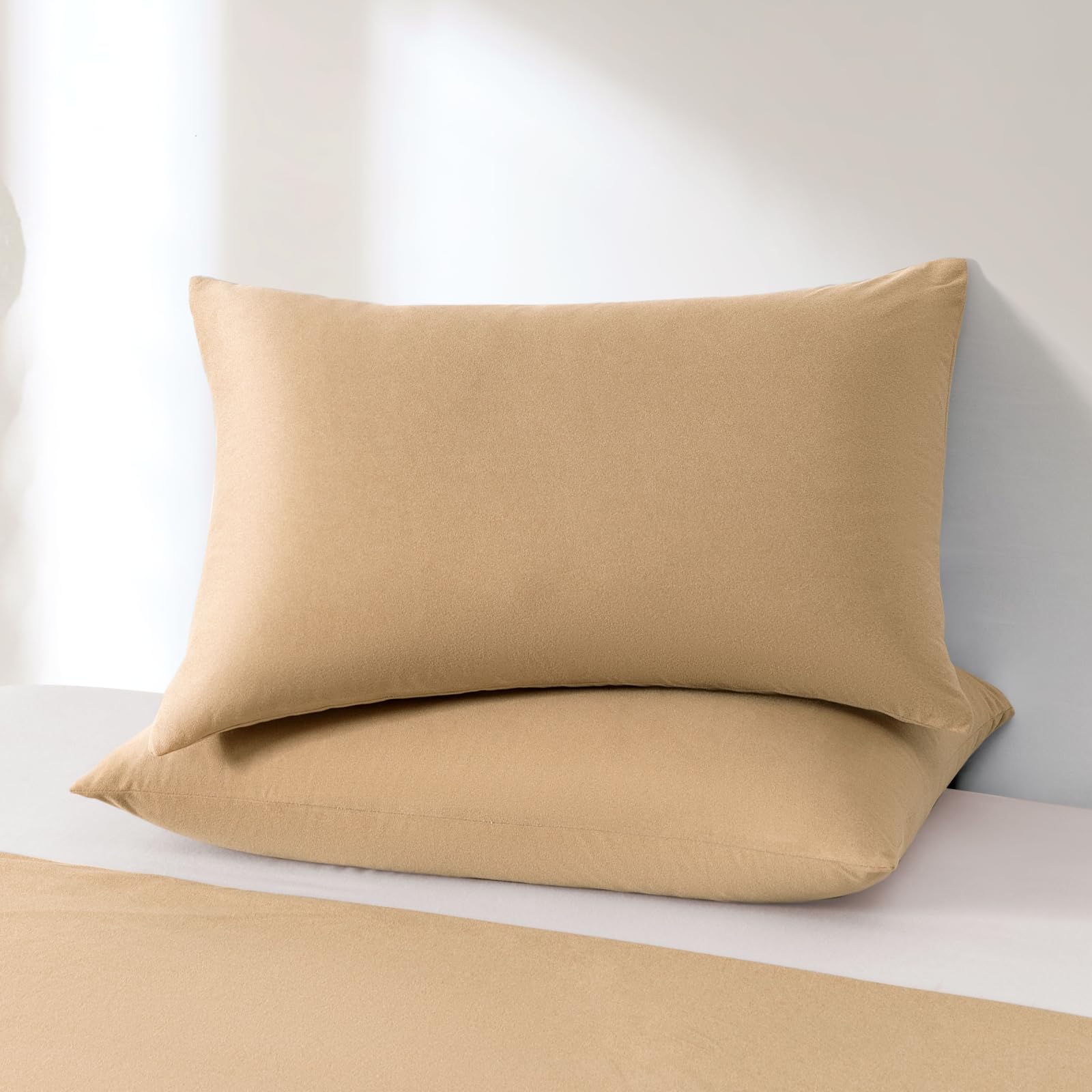 HAPPYMOON 2 Pack Luxury Cozy Zippered Pillow Cases, Super Soft Queen Size Pillowcases With Zipper, Velvet Pillow Shams Covers, 20 X 30 Inches, Camel: Cushion Covers