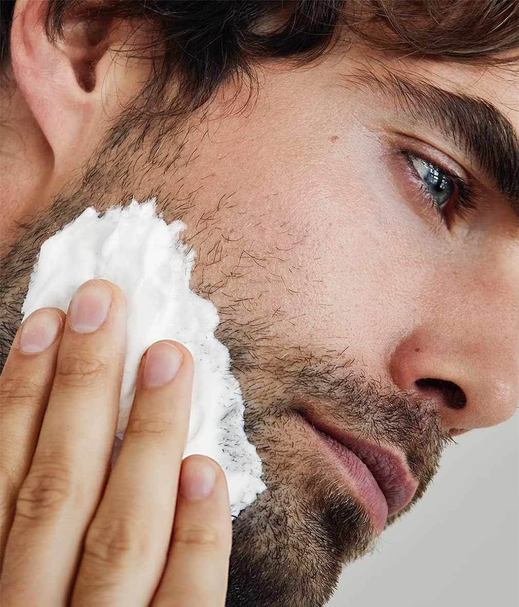 NIVEA MEN Sensitive Rasiergel für Männer (200 ml), Rasier Gel mit Kamille, Hamamelis und Vitamin E für eine sanfte Rasur, schützende Formel gegen Hautirritationen