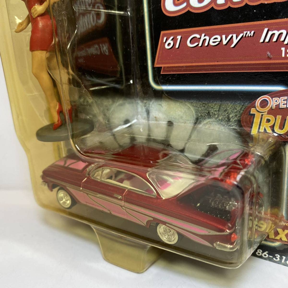 Amazon | Revell 1/64 LOWRIDERS Figure Combo '61 CHEVY IMPARA