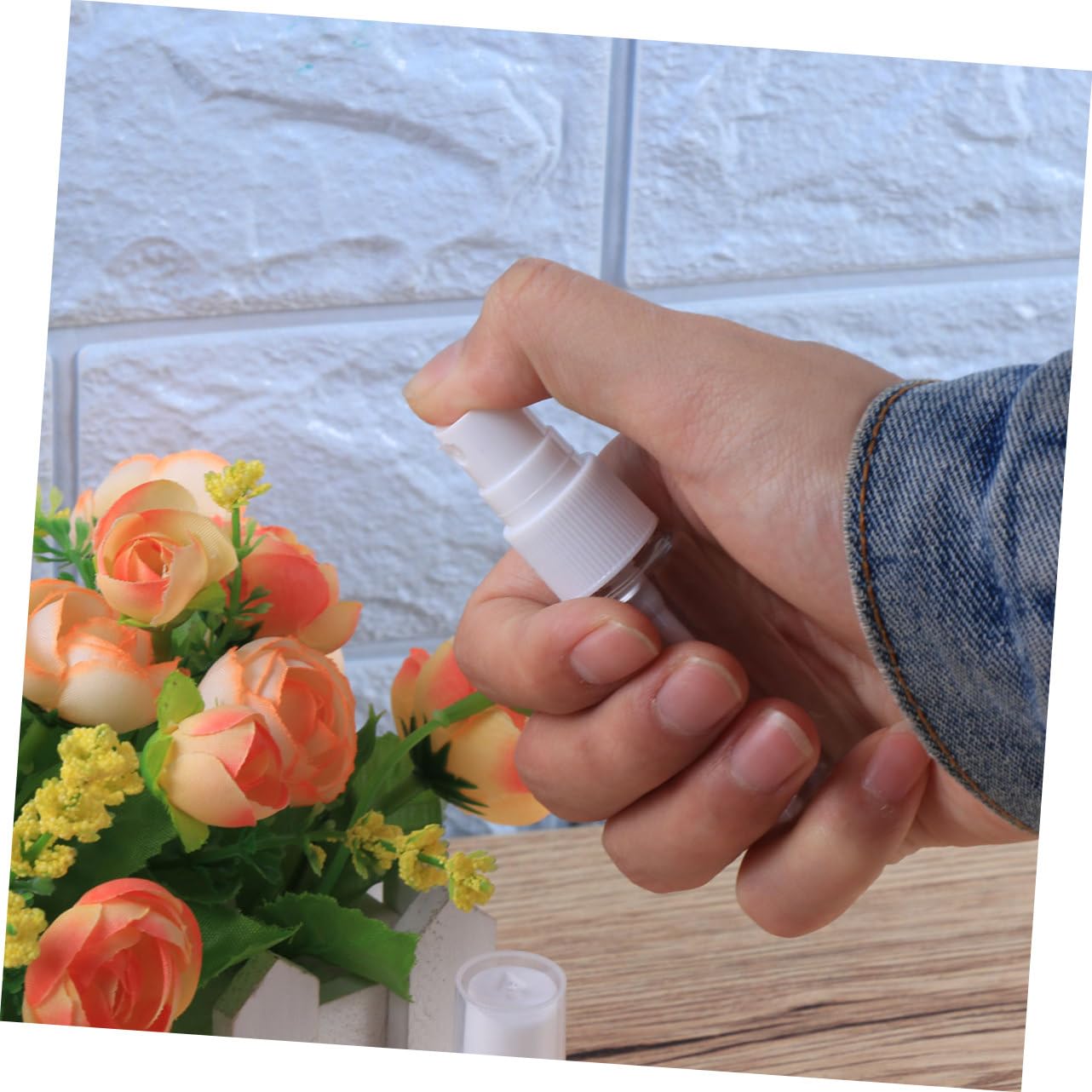 FRCOLOR 20ml Bottiglie Spray Trasparenti Vuote 100 Pezzi, Flaconi Profumo da Viaggio in Plastico Riutilizzabili e Risparmio di Spazio per Cosmetici e Prodotti per L'igiene