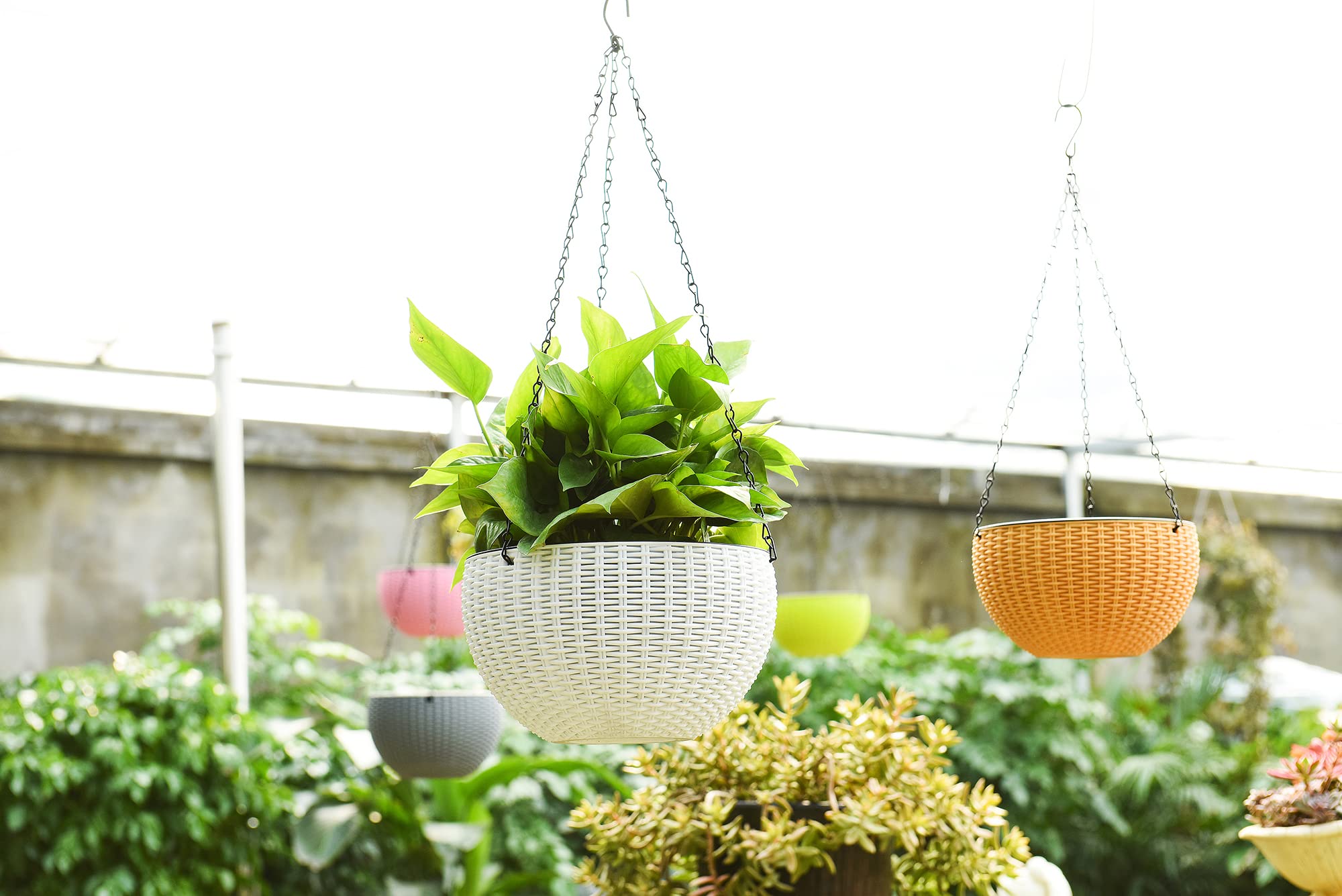 Pot de fleurs à suspendre en rotin plastique rond Résine Jardin Pot de fleurs à suspendre pour plantes d'intérieur ou extérieur, Lot de 2 Blanc blanc