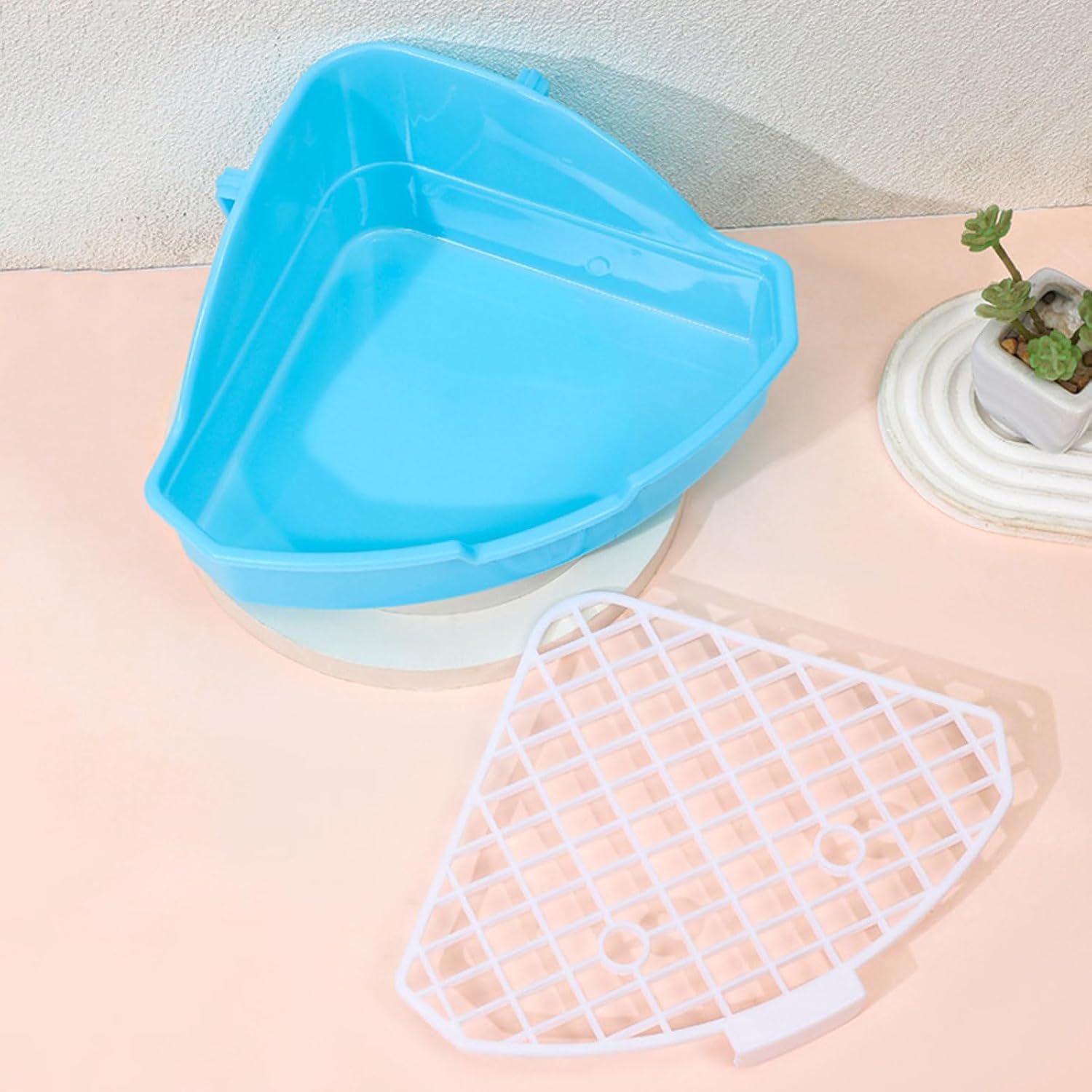 Pet Habitats Decor Potty Training Litter Box Hamster Bedding Box Cage Corner Toilet Litter Tray for Small Pet Animal Toilet for Small Pets