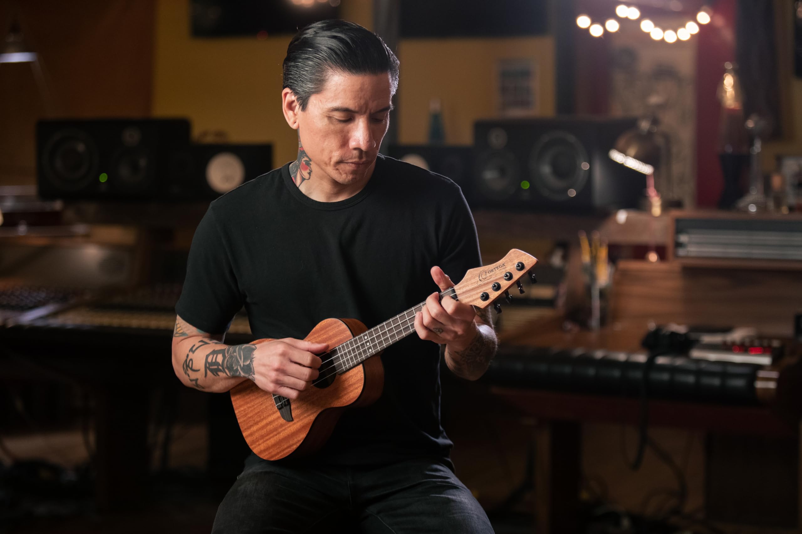 Ortega Guitars Ukulele Concerto Acustico – Horizon Series – Mogano, Natural (RUHZ-MM)