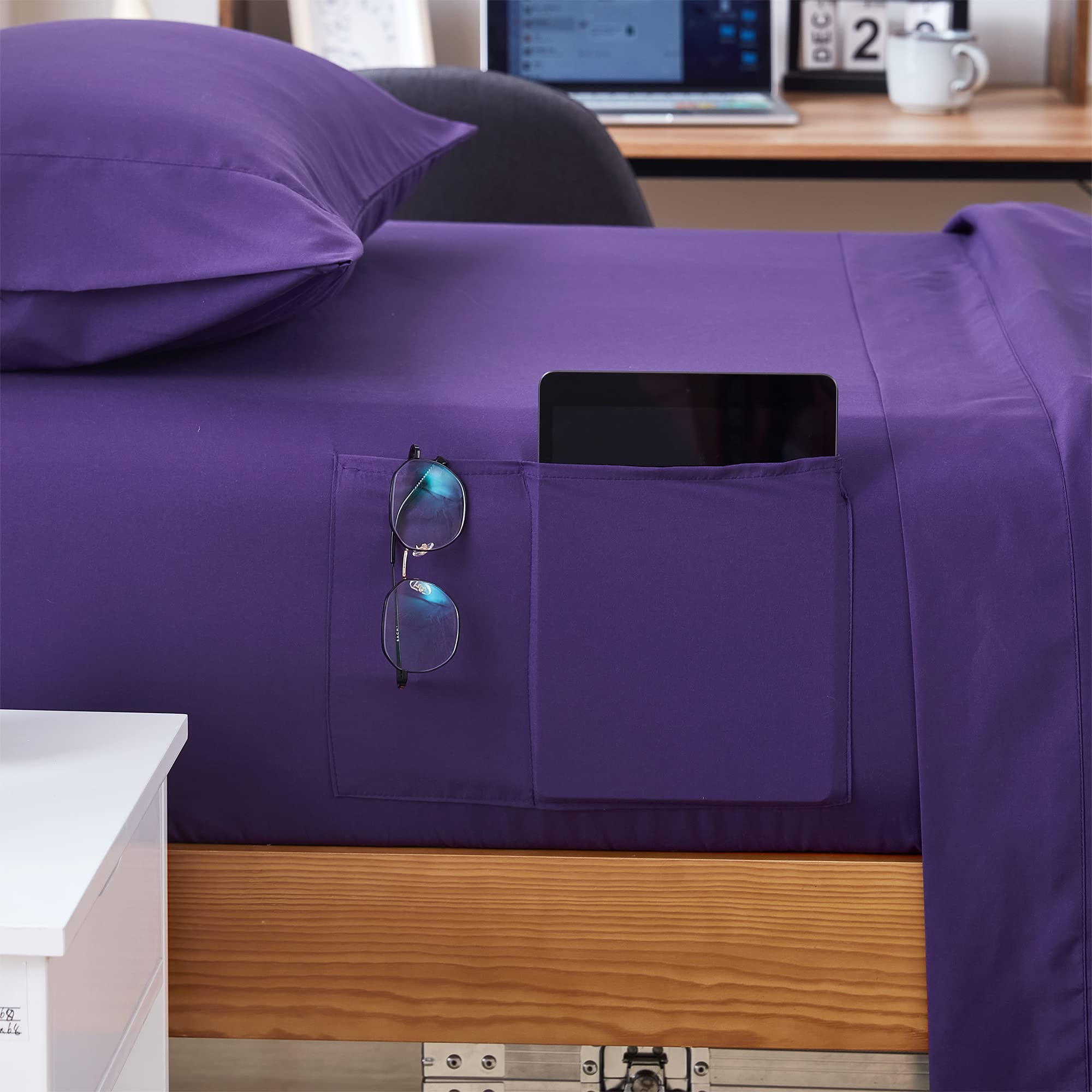 Amazon.com: DormCo Bedside Pocket Twin XL Sheet Set - Supersoft