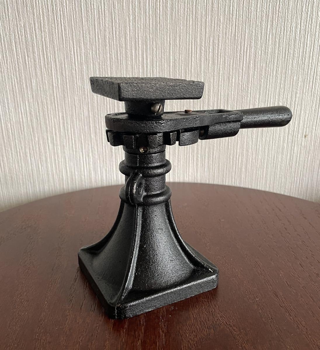 Amazon.co.jp: 品 豆ジャッキ 建設ジャッキ 高さ14.5cm 手動式 SK 大工  