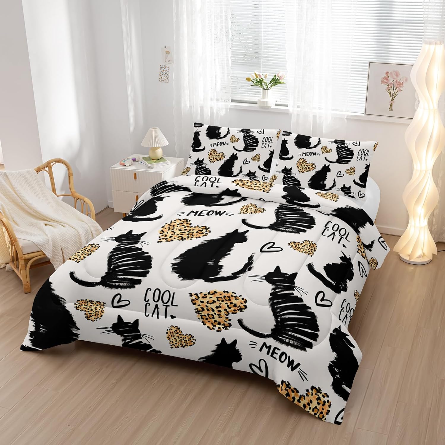 Condition photo showing New/Like New for kids cartoon cat comforter bedding set king,black cute cartoon pet cat bedding set 3 piece for teens kids boys girls adults room decor comforter 2 pillow cases black cat king