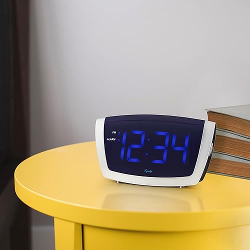Miniatura 7 de Equity by La Crosse - Reloj despertador LED azul con puerto de carga USB, color plateado