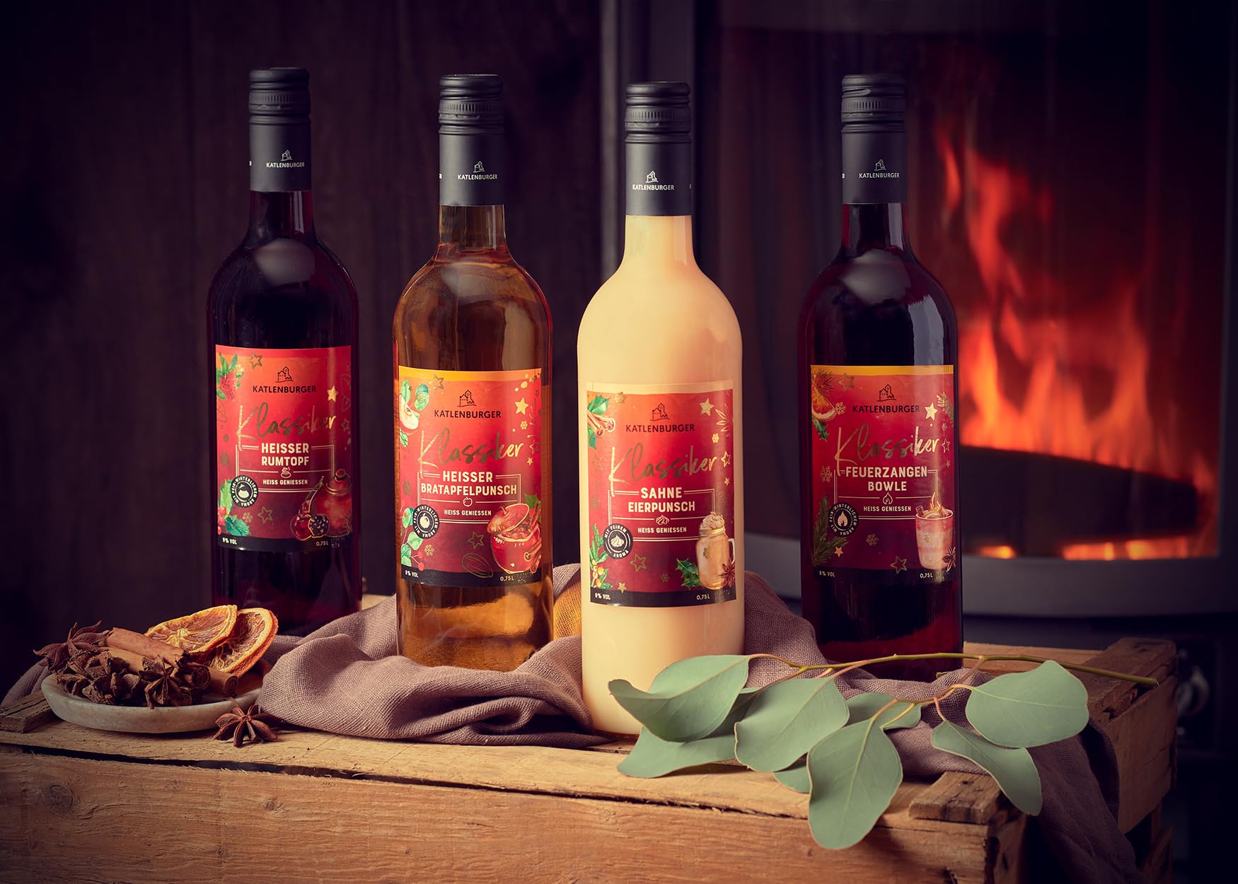 KATLENBURGER - Heißer Bratapfelpunsch | Fruchtpunsch aus Fruchtwein, Apfelsaft, winterlichen Gewürzen und Marzipanaroma. Nicht nur in der Winterzeit ein heißer Klassiker. Inhalt: 6x 750ml und 9% vol.