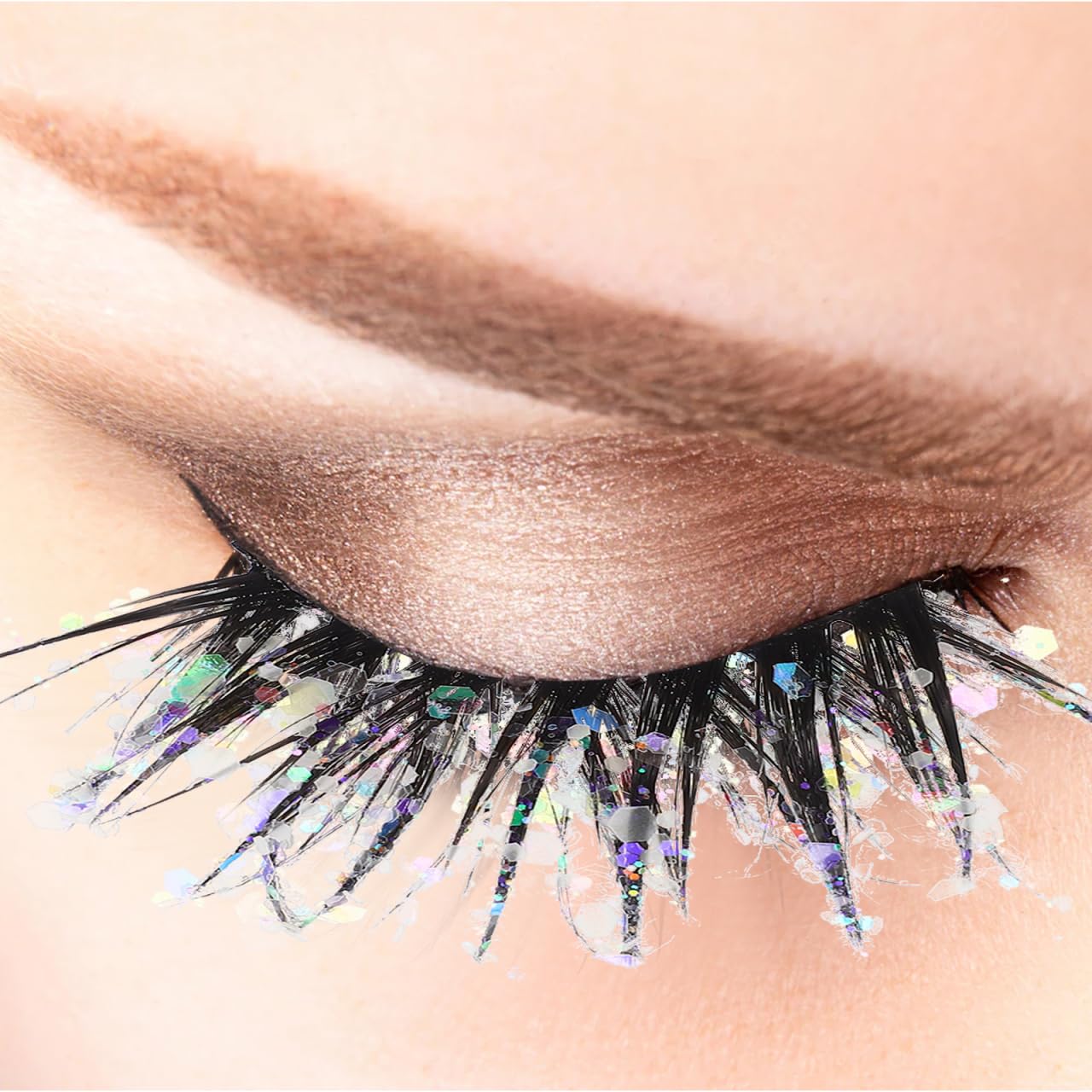Uonlytech 3D Glitzer Wimpern Leuchtende Falsche Wimpern Mit Funkelndem  Effekt Fr Party Karneval Festival Make-up Zubehr 2 Paare : Amazon.de:  Kosmetik