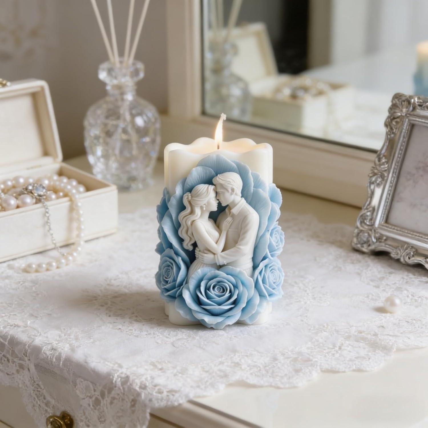 Loving Portrait Silicone Candle Molds, Embracing Couple Portrait Mold for Candle Craft Making Gift Decoration, Epoxy Resin Wax Mold Silicone Mould for Wedding Valentine's Day Home Decor