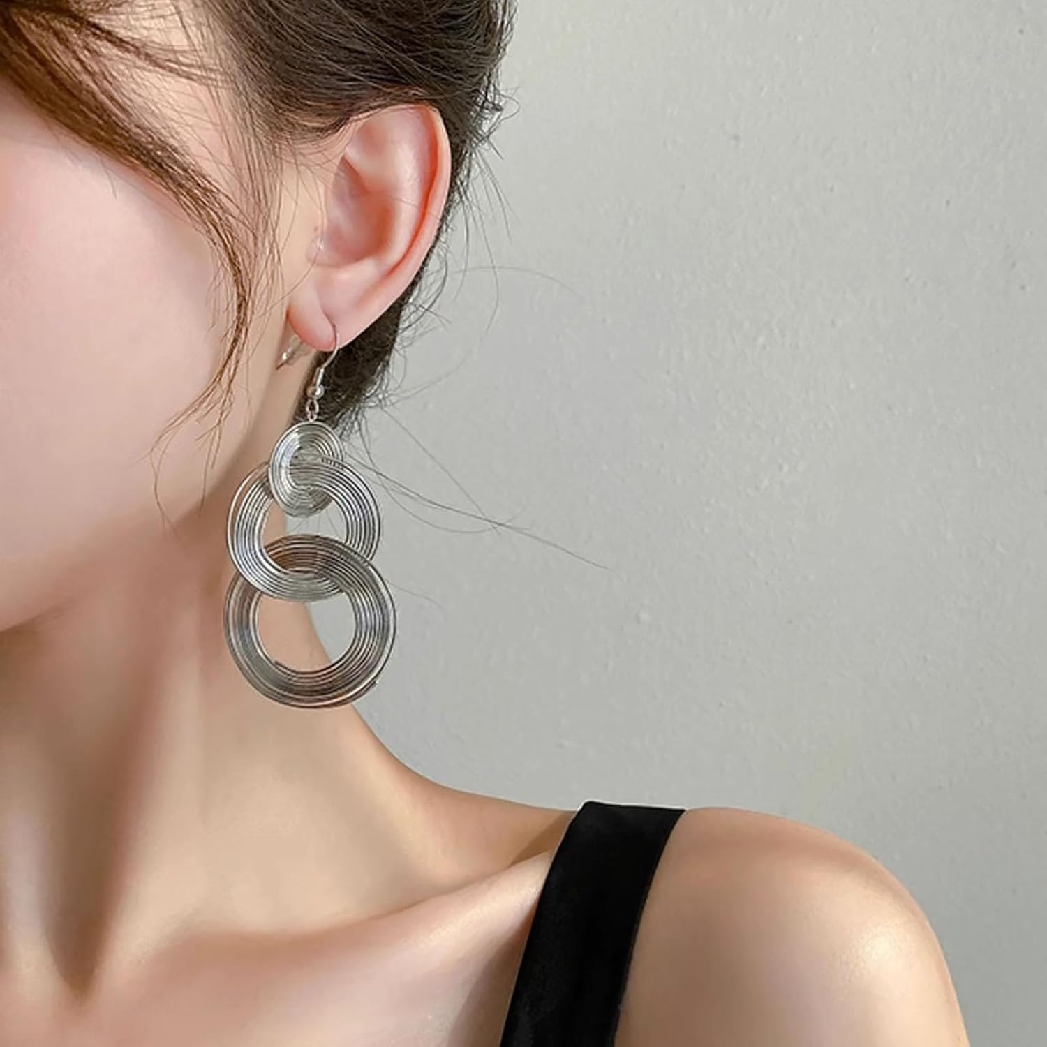 W WEILIRIAN Vintage Circle Drop Earrings Big Circle Hoop Earrings Triple Circle Earrings Geometric Circle Earrings Statement Hoop Drop Earrings Gold Oval Stud Earrings Jewelry for Women - Image 6