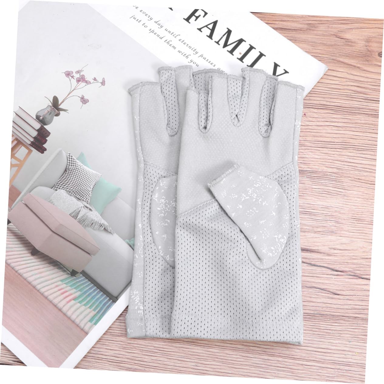 Half Finger Protective Gloves for Women Gray Slip Riding Gloves Practical Material for Driving Outdoor Use Comfortable Skin Touch