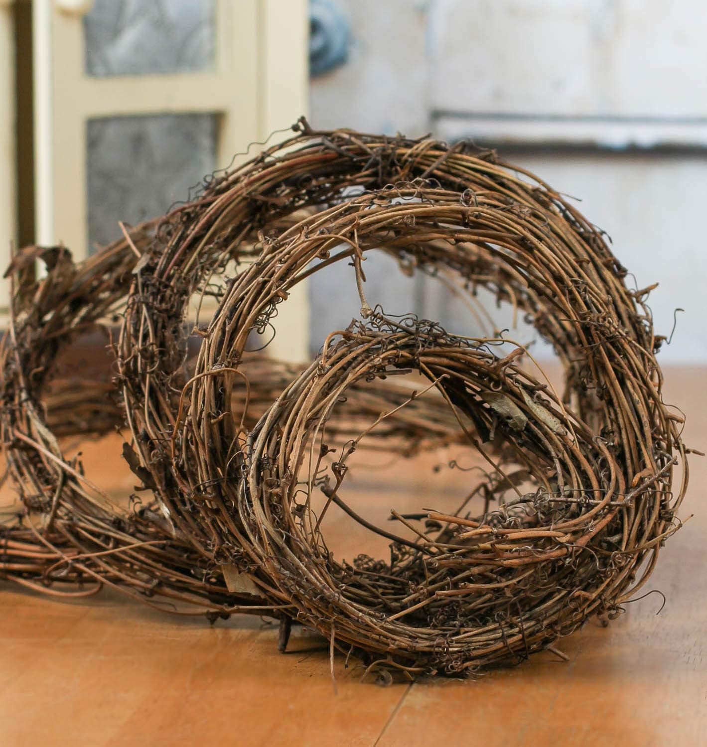 9 Feet of Natural Hand Woven Grapevine Twig Garland for Home Décor, Crafting and Decorating