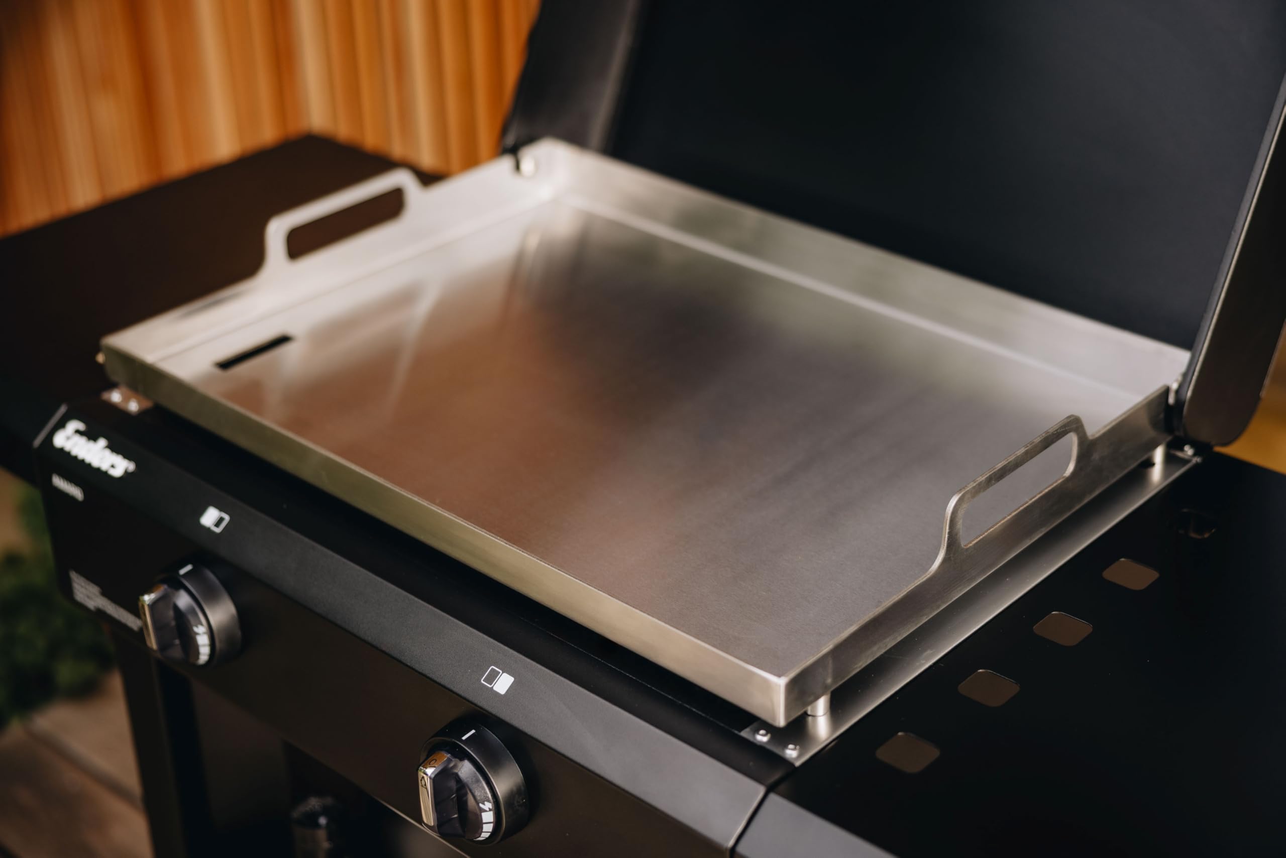 Enders® AMARO 2 Plancha Gasgrill Griddle, 2 Edelstahlbrenner, massive Edelstahl-Plancha mit Tragegriffen, große Grillfläche, abnehmbare Haube, abnehmbare Körbe, Ablagefach, #82206