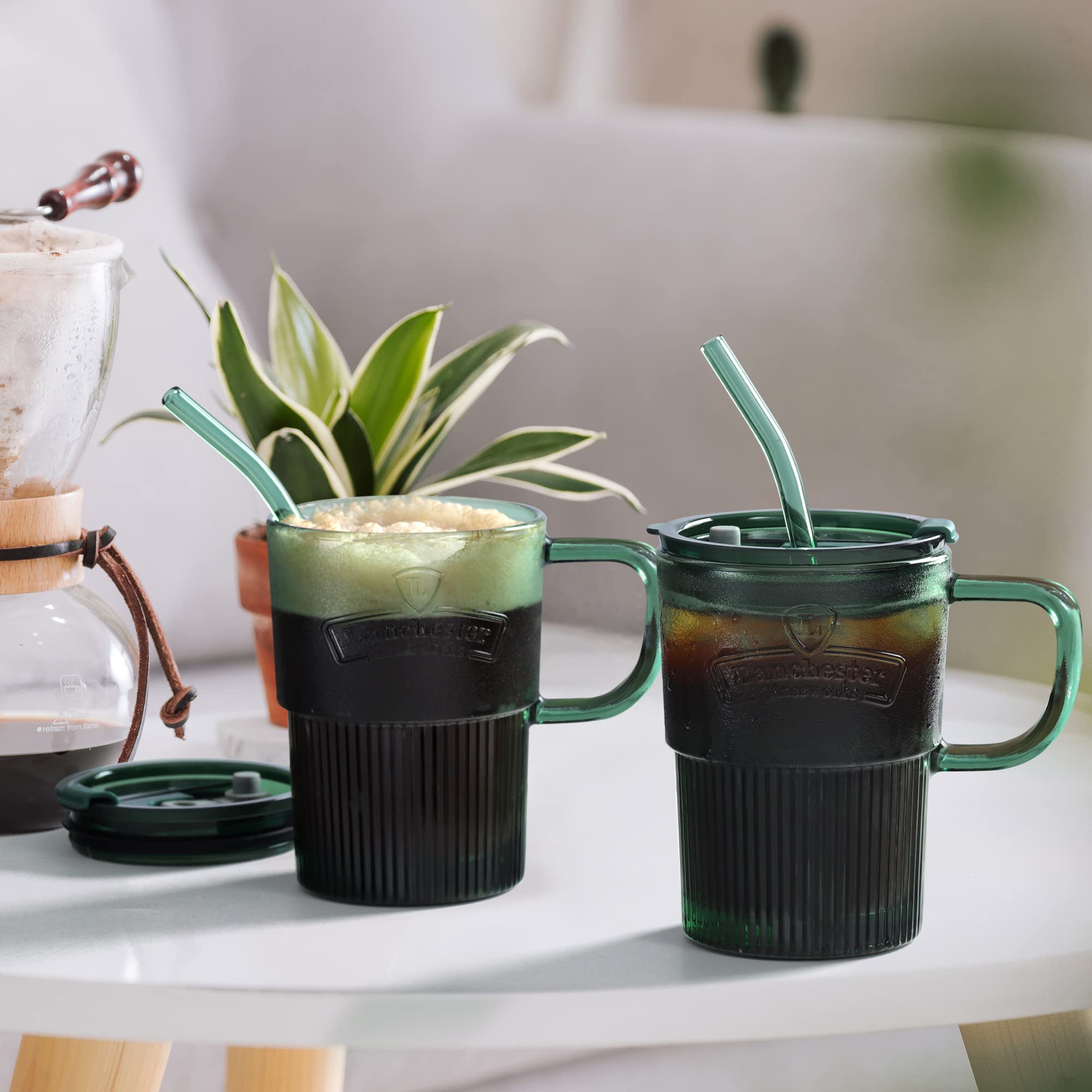 Joeyan Szklane kubki 450 ml z pokrywkami i słomkami, kubek do kawy mrożonej ze słomką i pokrywką, zestaw 2 zielonych szklanek na wodę ze słomką, do domu, biura, przy łóżku