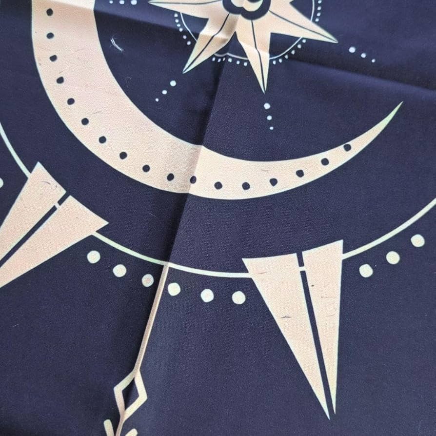 【新作】海外製エンボスフラワー生地のタロットクロス ブラック＆ベージュ pwr3121_tarot-card-altar-cloth