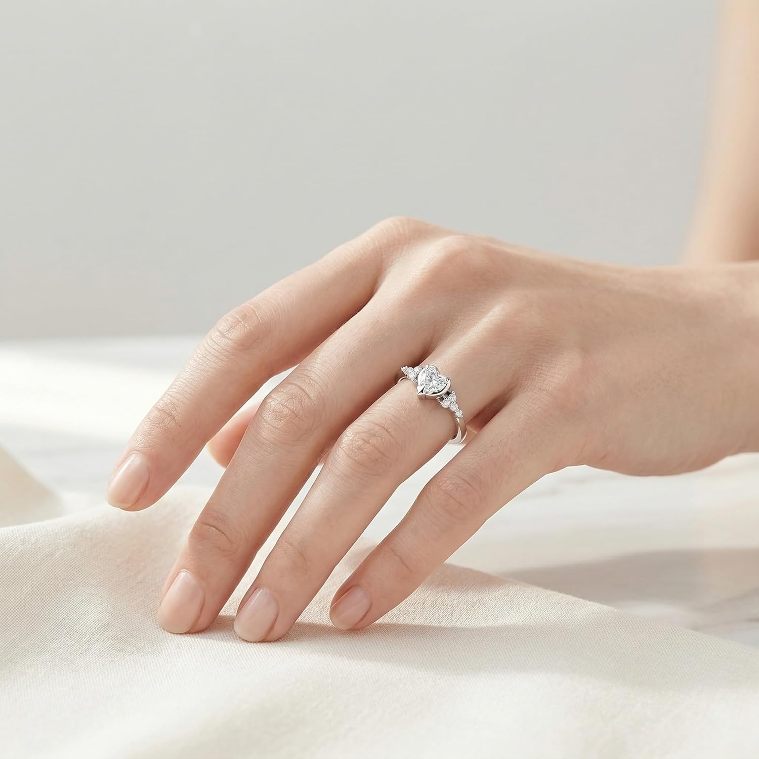 Heart-shaped Lab Grown Diamond Engagement Ring 10K/14K/18K Gold Promise Wedding Ring for Women, 0.5-3 Carat IGI Certified D Color VVS1 Clarity, Size 3-15